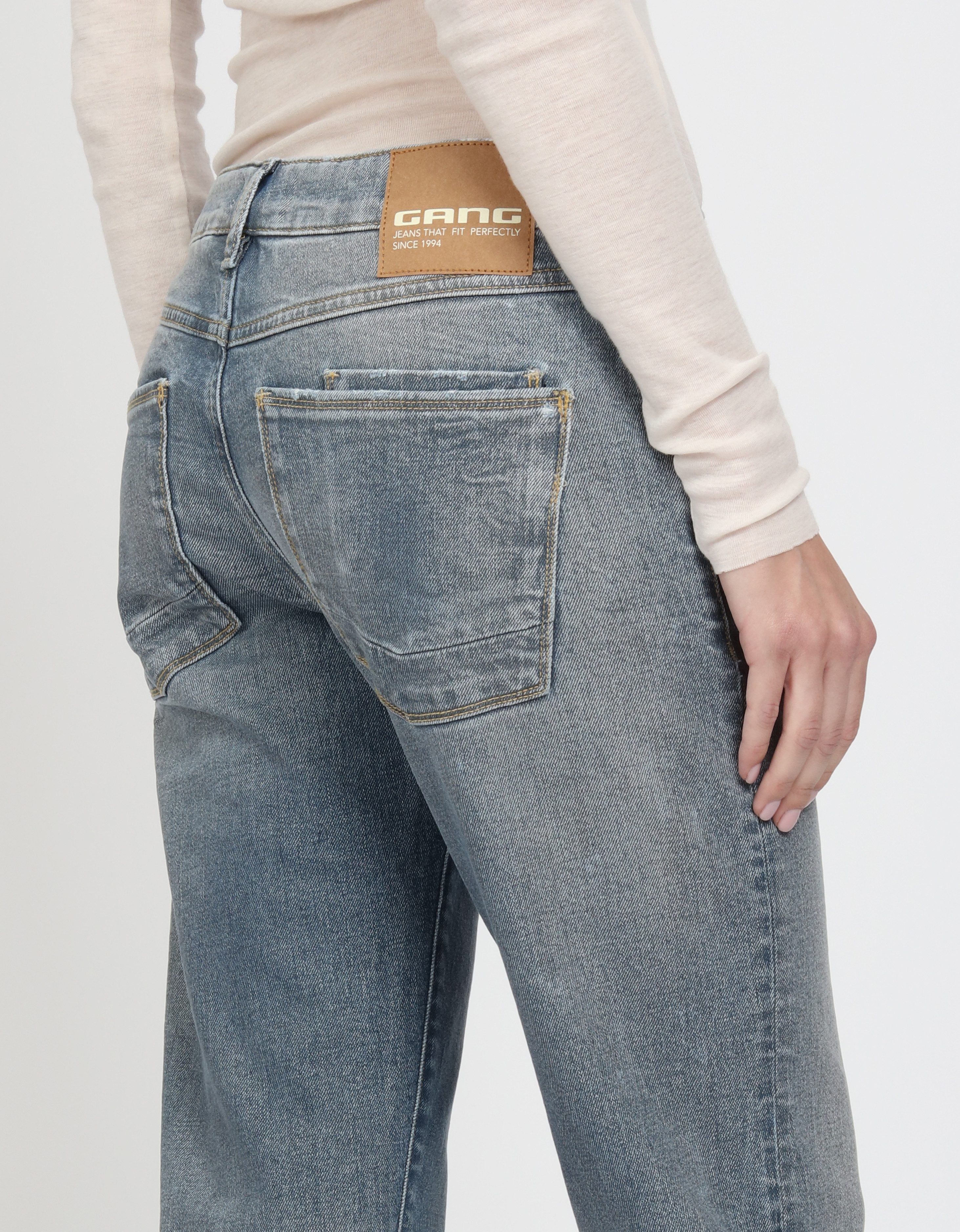 GANG Boyfriendjeans 94NADIA 5-pocketsstijl met ritssluiting en knoop