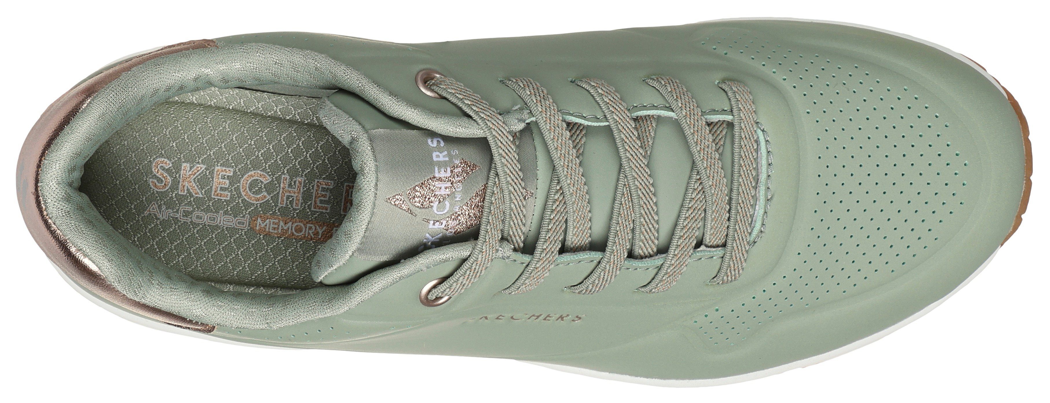 Skechers Slip-on sneakers UNO SHIMMER AWAY Slipper, vrijetijdsschoen, plateau sneaker met modieuze sleehak