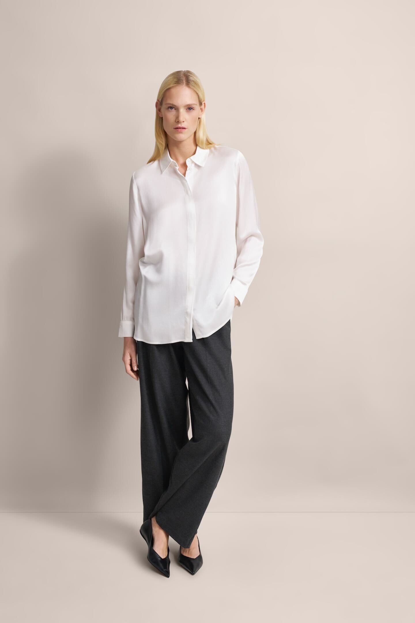 Bugatti Blouse met lange mouwen met een afgeronde zoom
