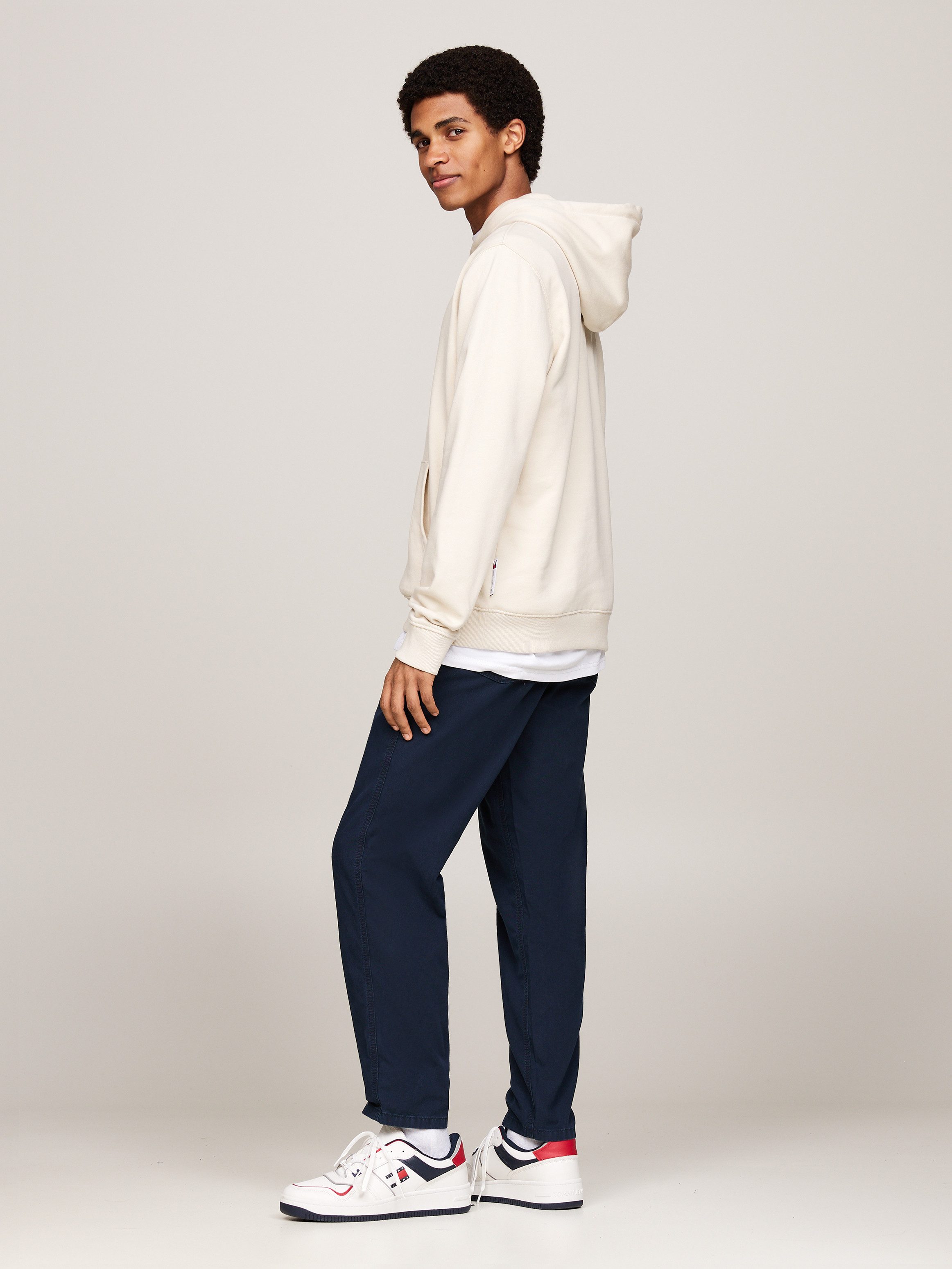TOMMY JEANS Sweatshirt TJM REG GOLD SIGNT HOODIE EXT