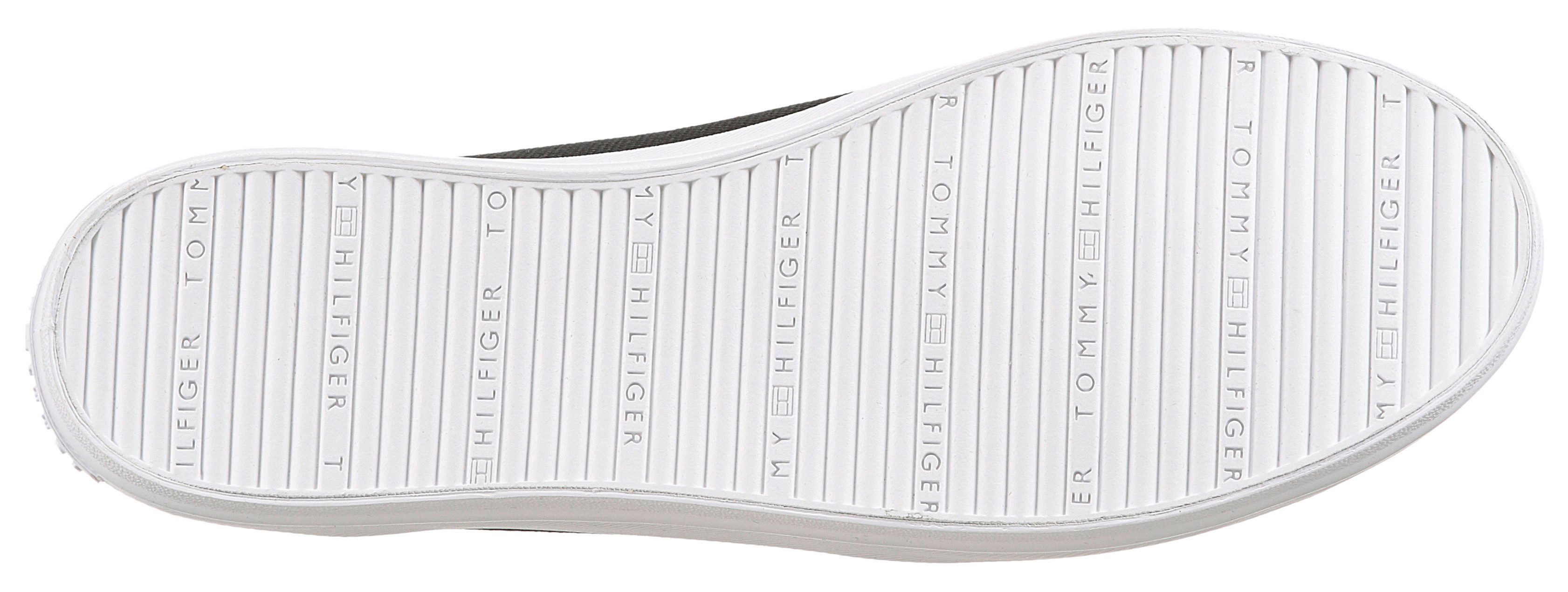 Tommy Hilfiger Slip-on sneakers VULC CANVAS SLIP-ON SNEAKER , plateau, vrijetijdsschoen, halfschoen met contrastafwerking, smalle vorm
