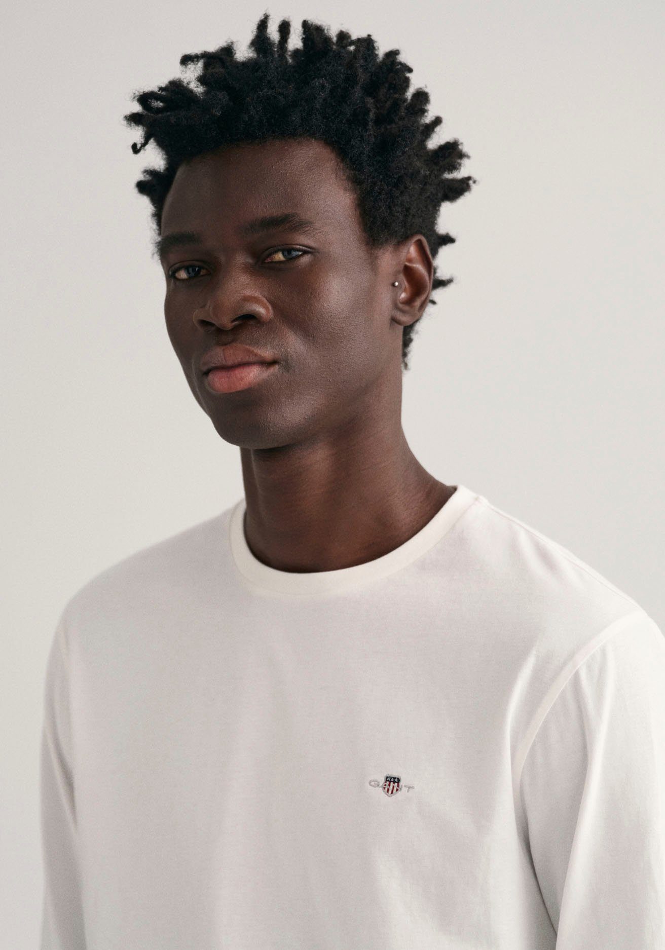 Gant Shirt met lange mouwen REG SHIELD LS T-SHIRT met logoborduursel op borsthoogte