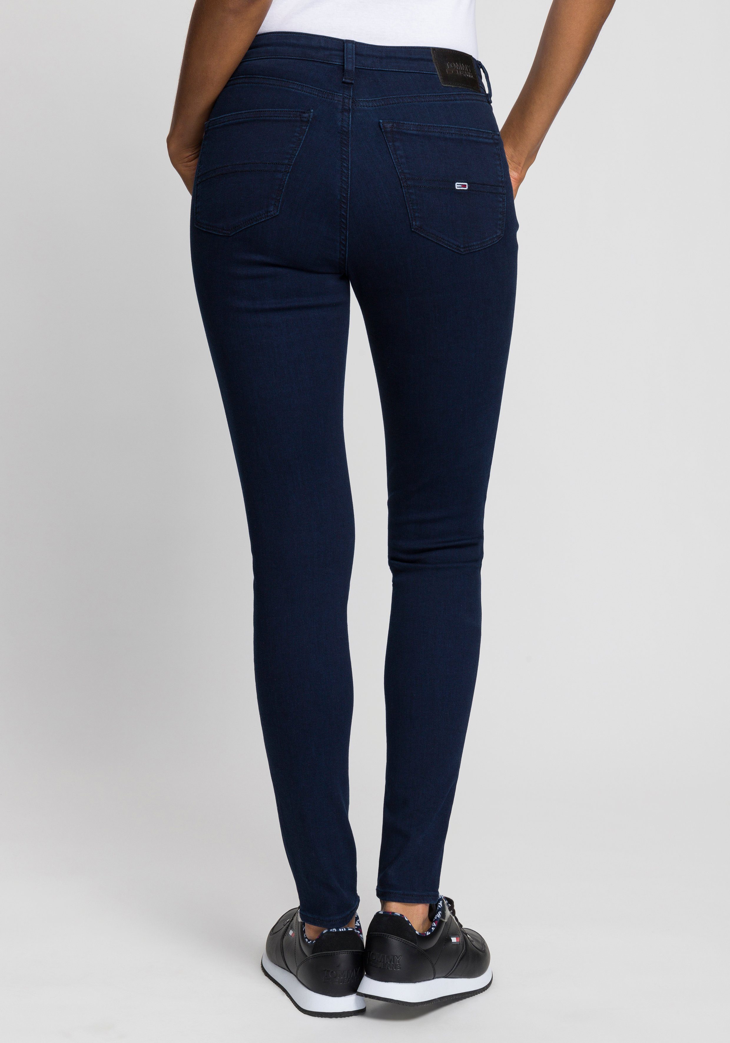 TOMMY JEANS Skinny fit jeans Nora Mid Rise Skinny Fit met tommy jeans-logobadge & borduursels