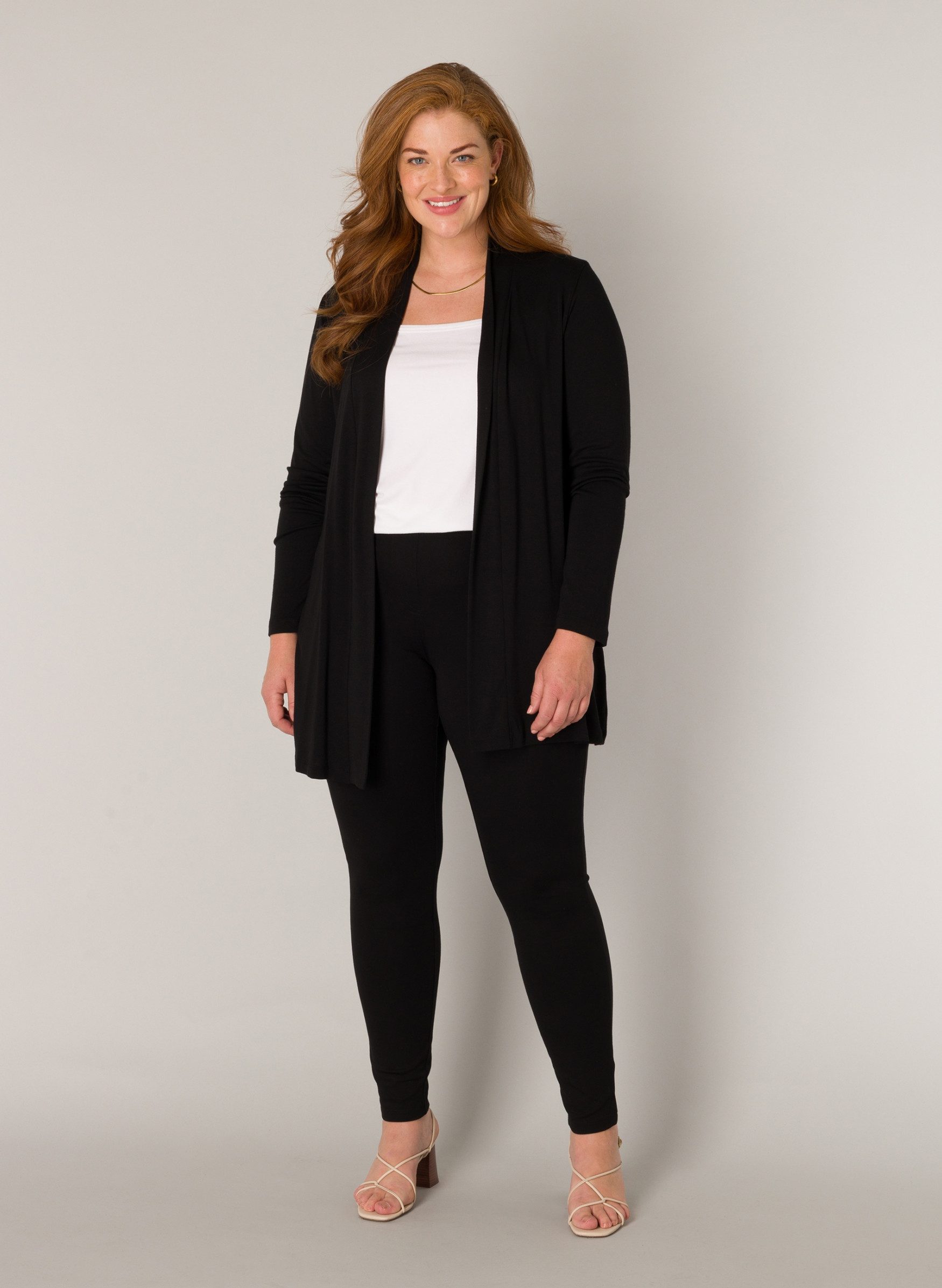 Base Level Curvy Vest Ayla in sluitingloos design