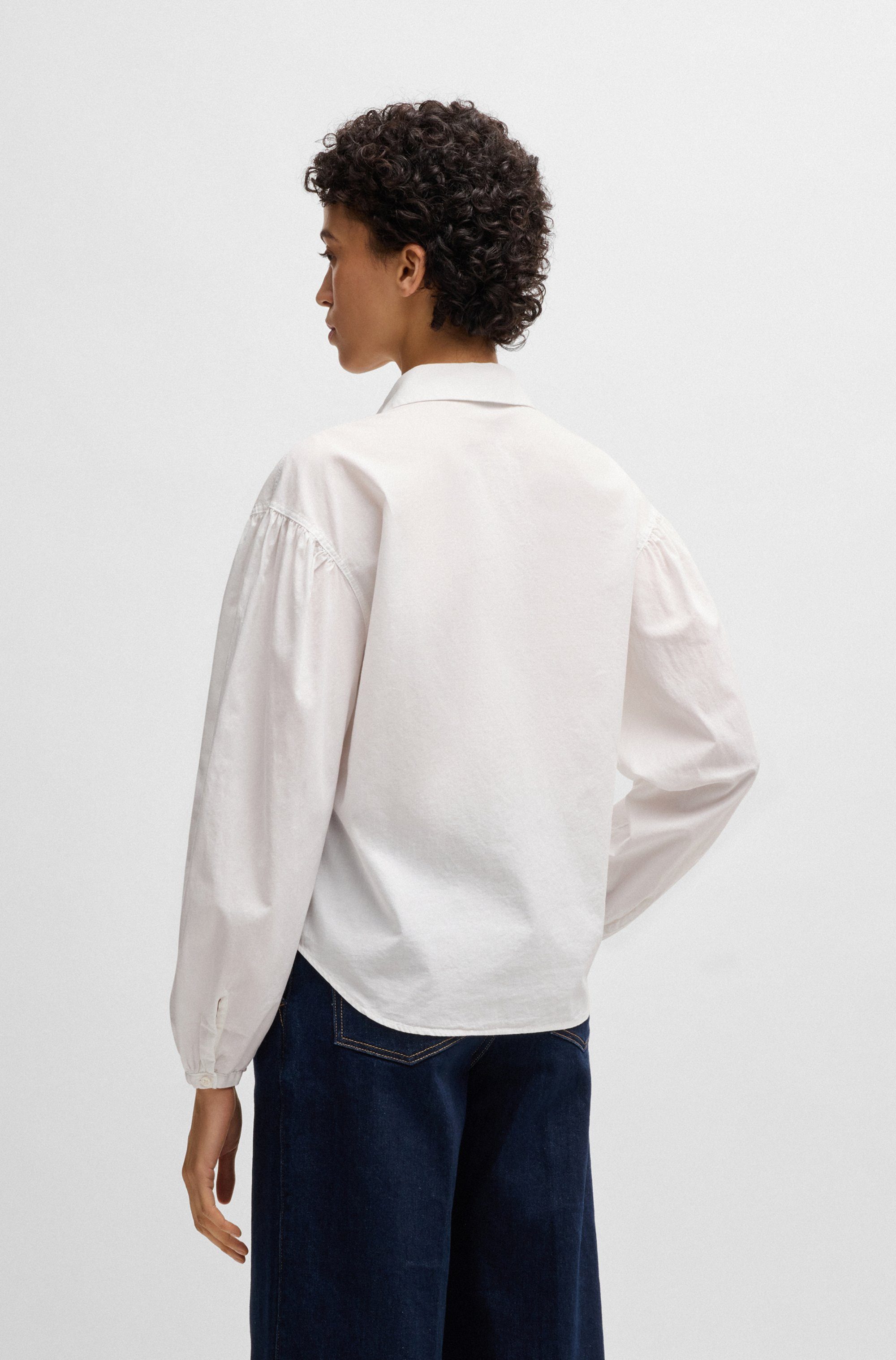 Boss Orange Klassieke blouse Barby Premium Damesmode met boss-logo op de borst