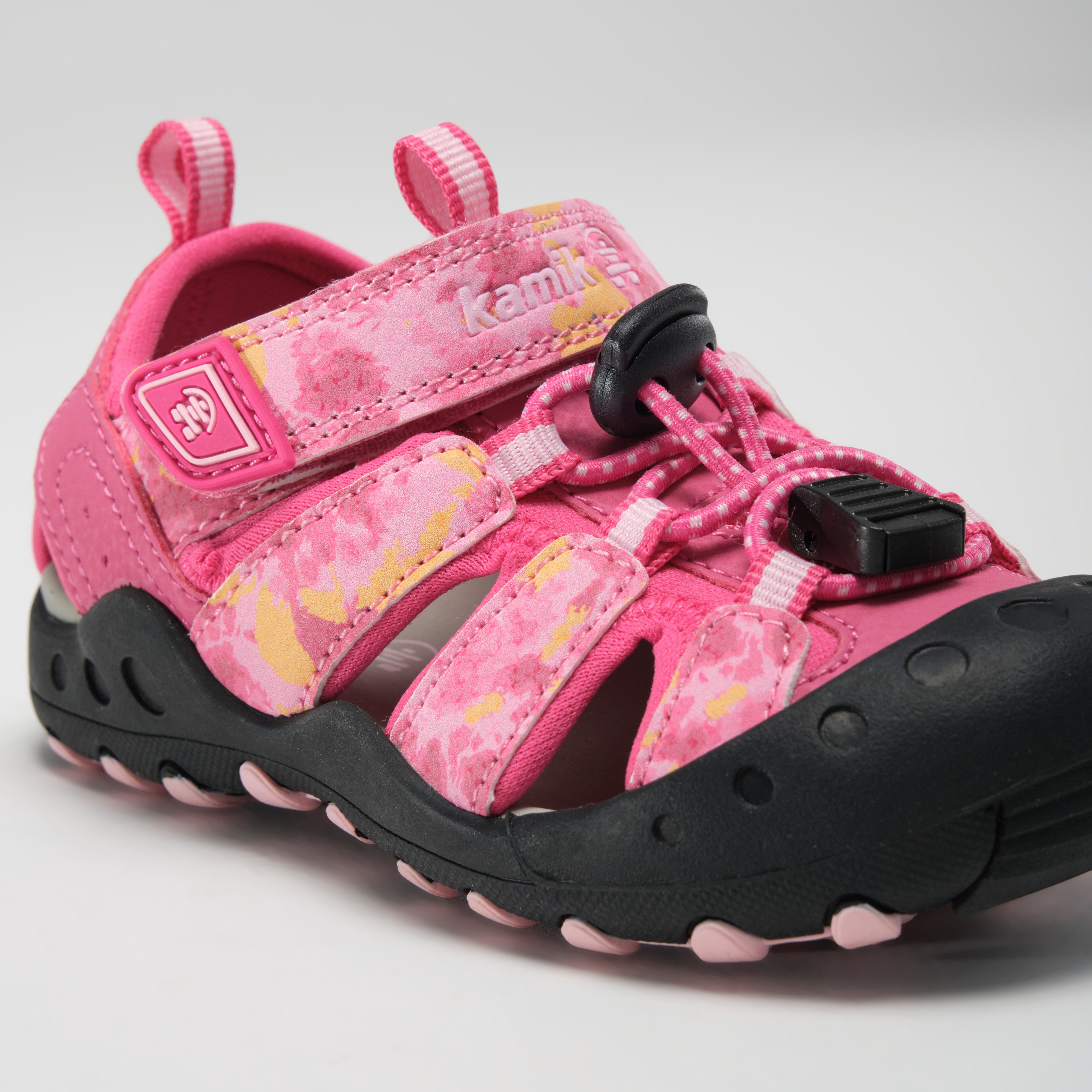 Kamik Sandalen Crab Print Sandaal met teenbescherming