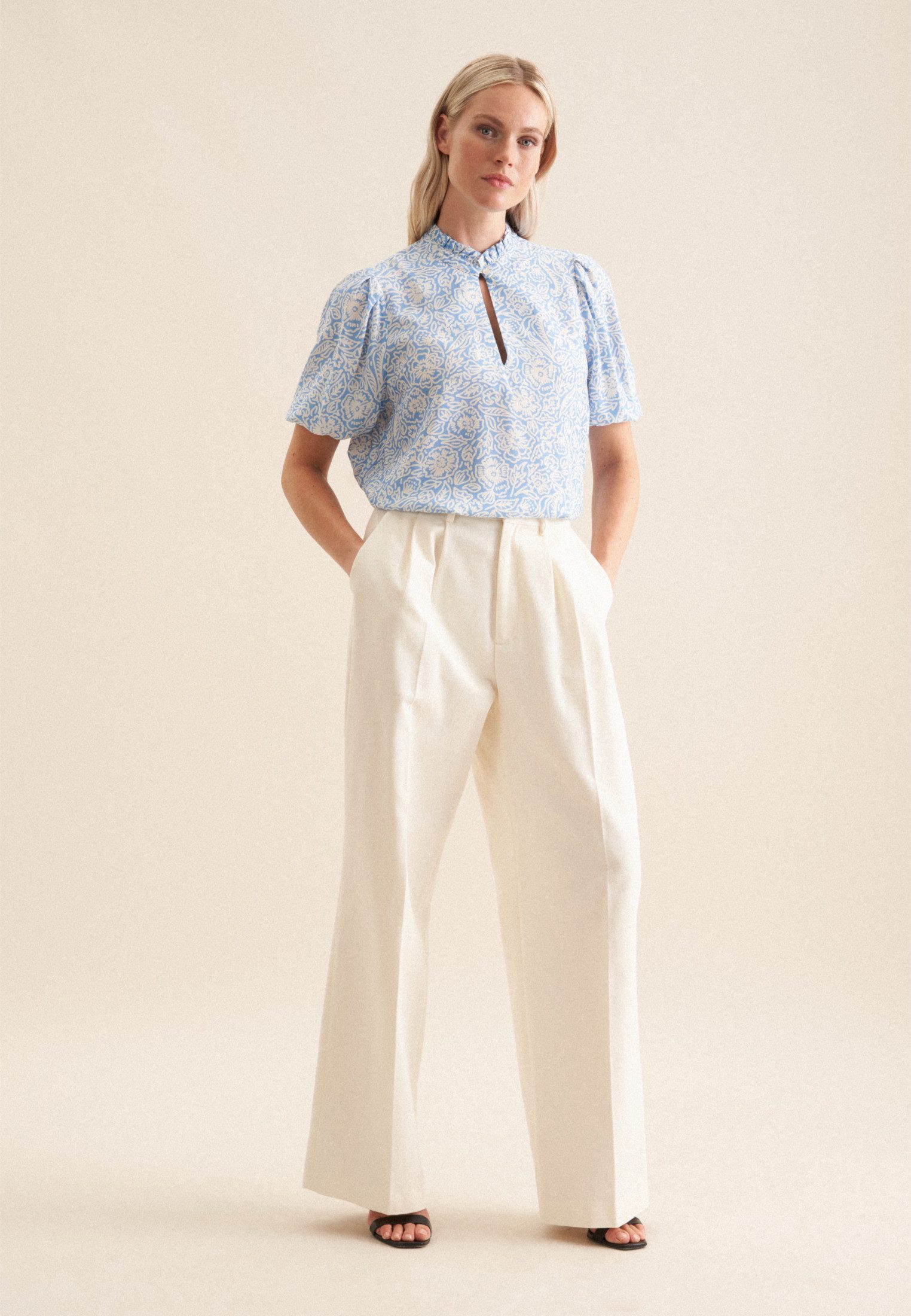 seidensticker Shirtblouse Zwarte roos Korte mouwen ronde hals in bloemmotief