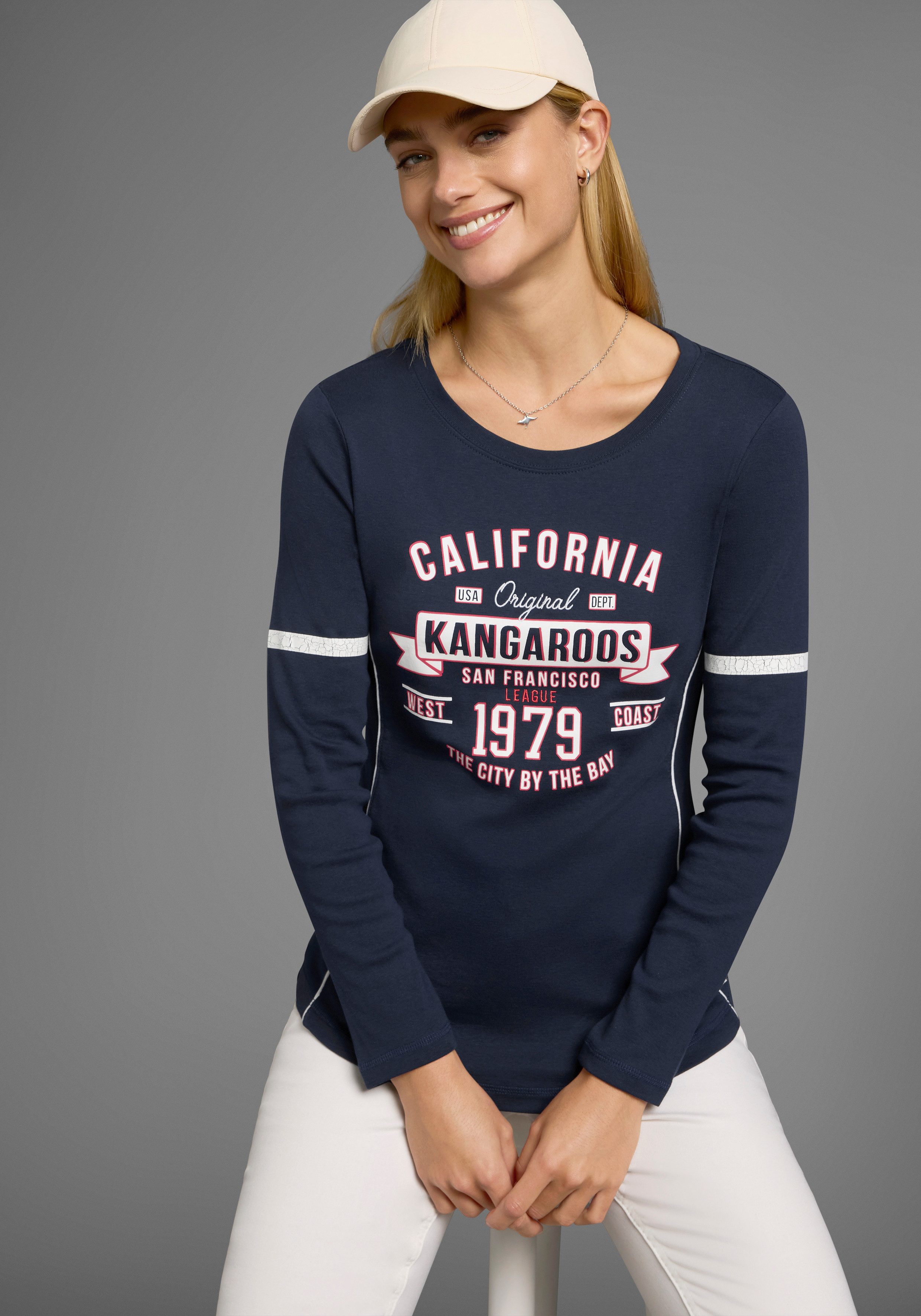KangaROOS Shirt met lange mouwen Lange mouwen, zeer figuurvolgend, bedrukt en met borduring