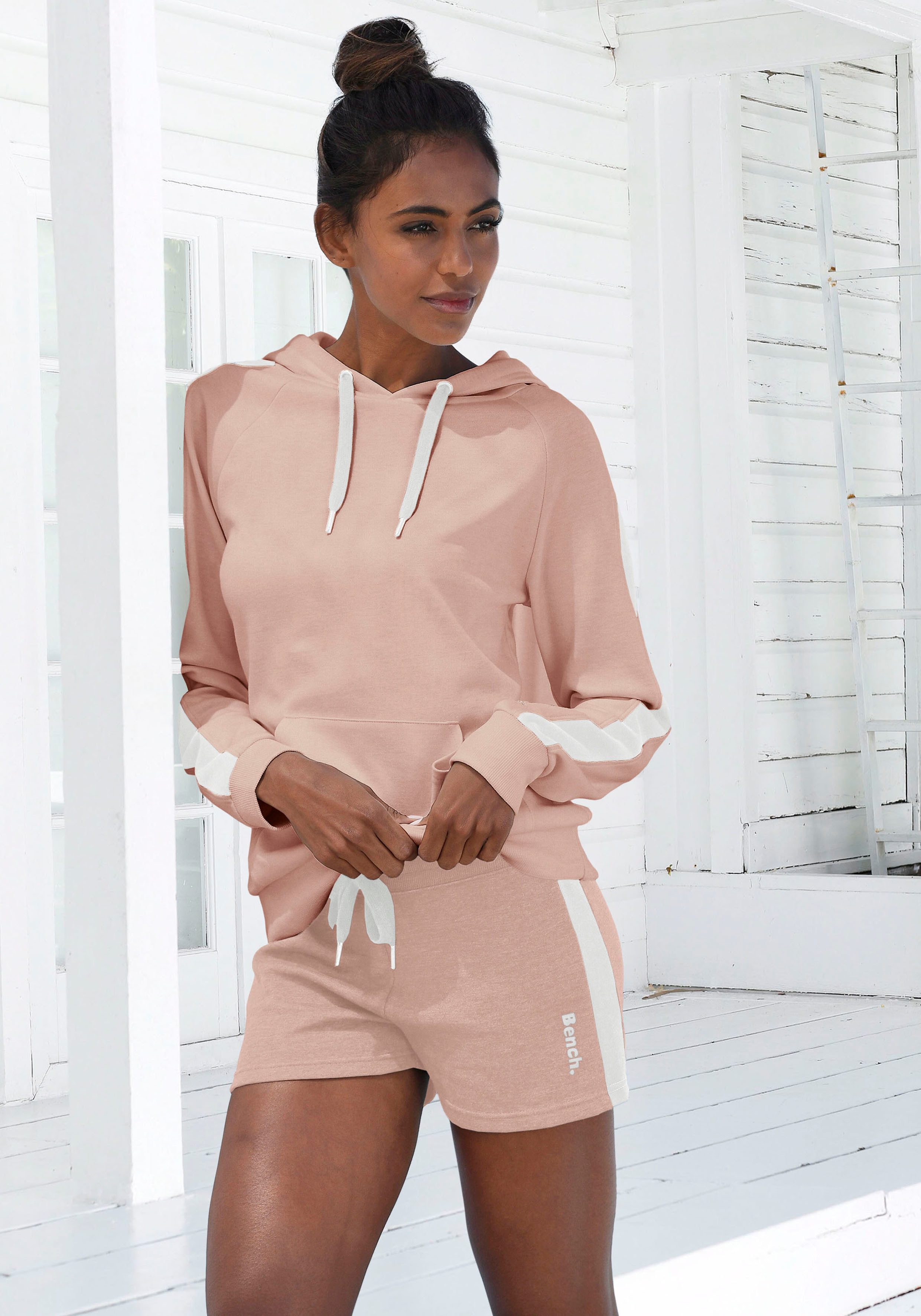 Bench. Loungewear Hoodie met zijstrepen en kangoeroezak, loungepak, hoodie