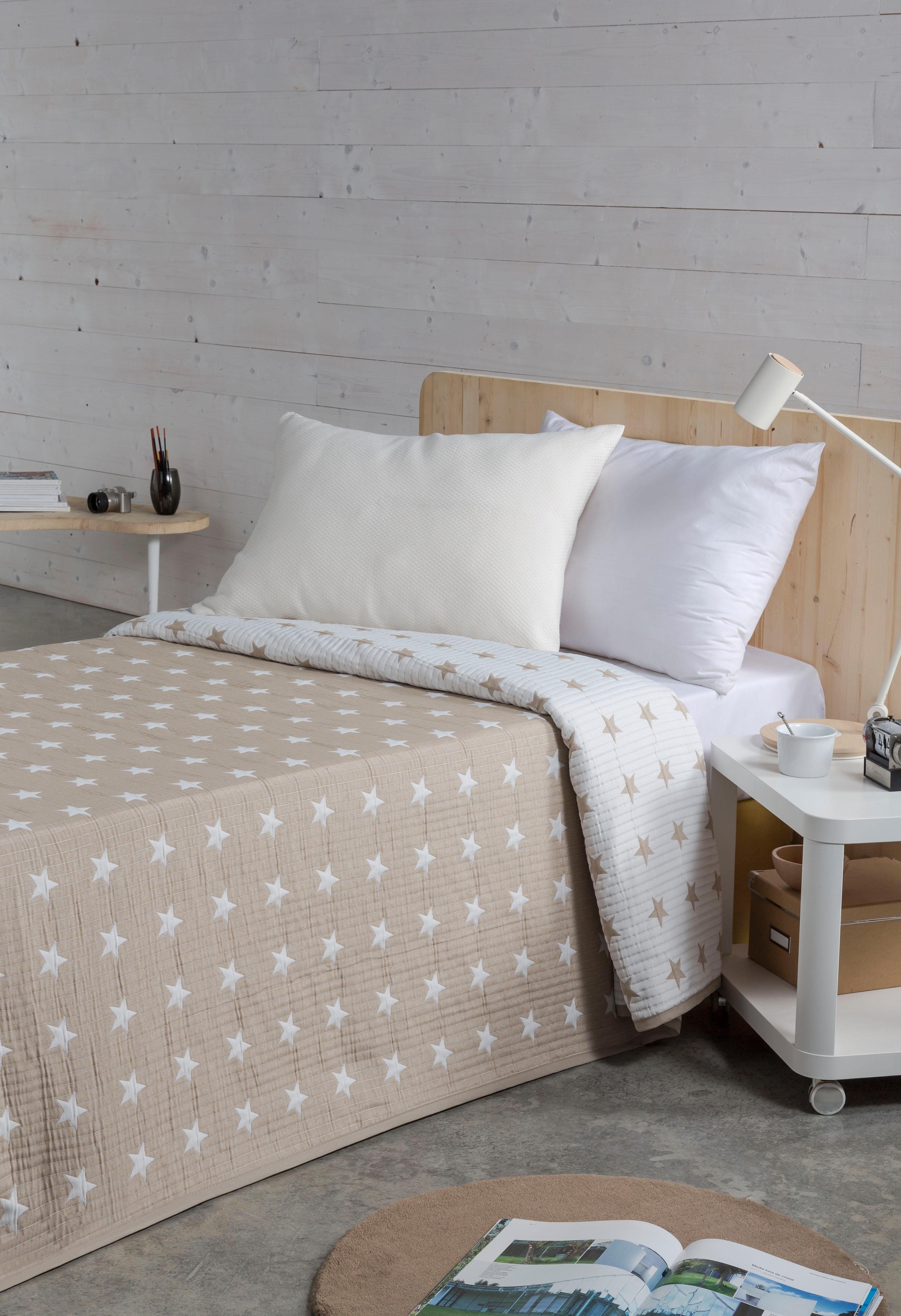 my home Sprei Yolanda gestikte sprei, voor kinderen en volwassenen in reversible-look, katoenmix, met lichte vulling, sterren