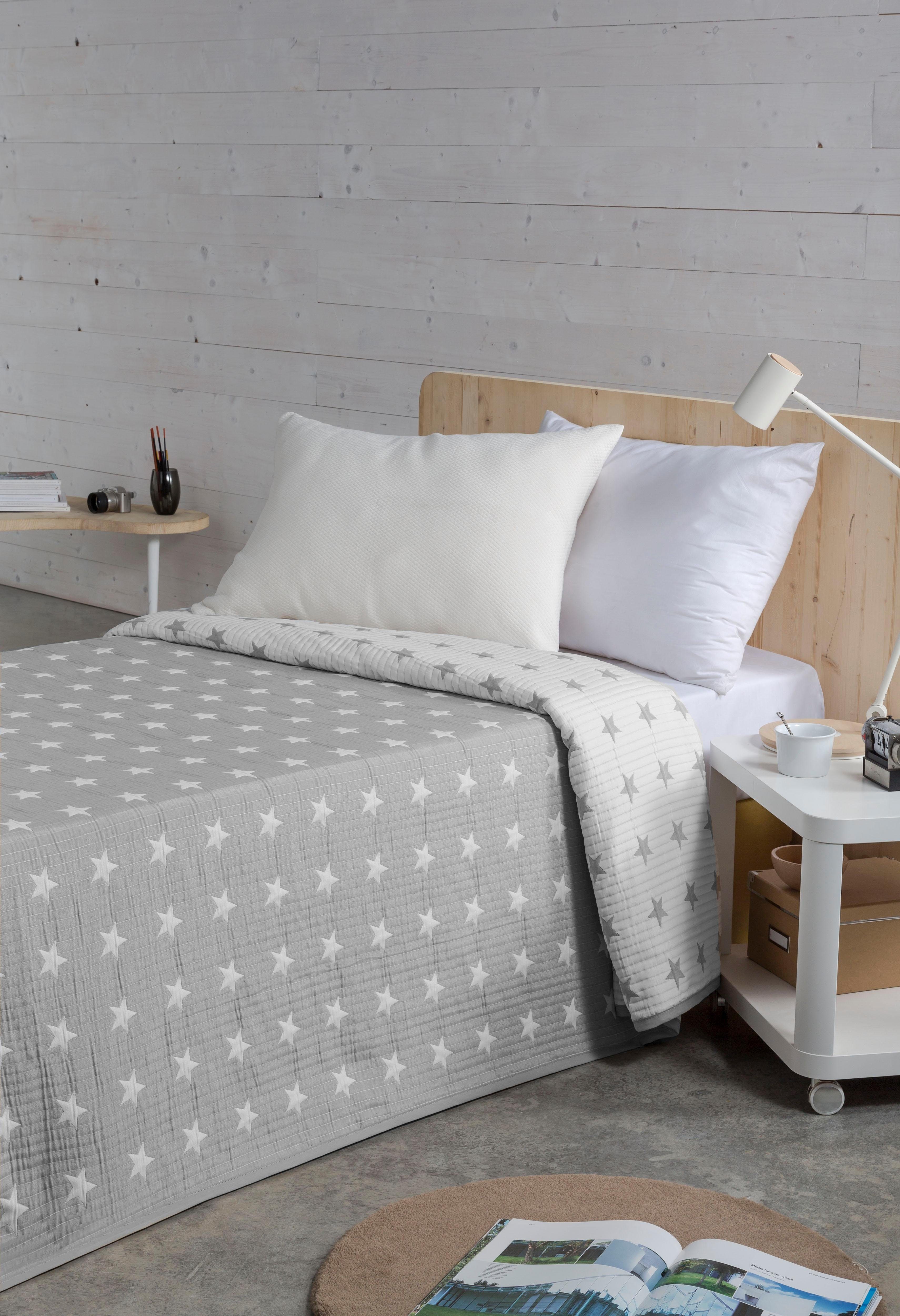 my home Sprei Yolanda gestikte sprei, voor kinderen en volwassenen in reversible-look, katoenmix, met lichte vulling, sterren