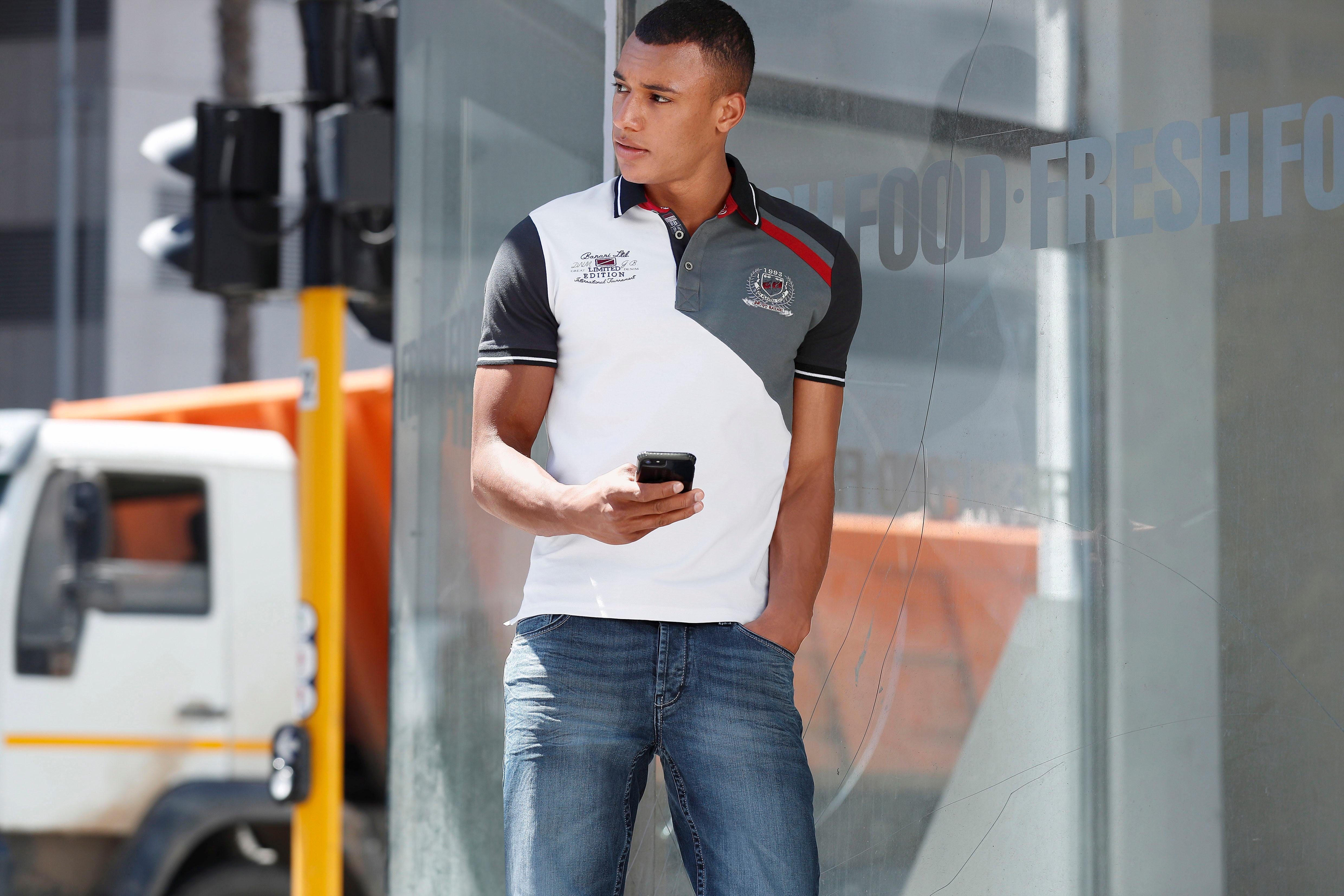 Bruno Banani Poloshirt Korte mouwen, lichaamsnauwkeurige pasvorm, effen, met polokraag
