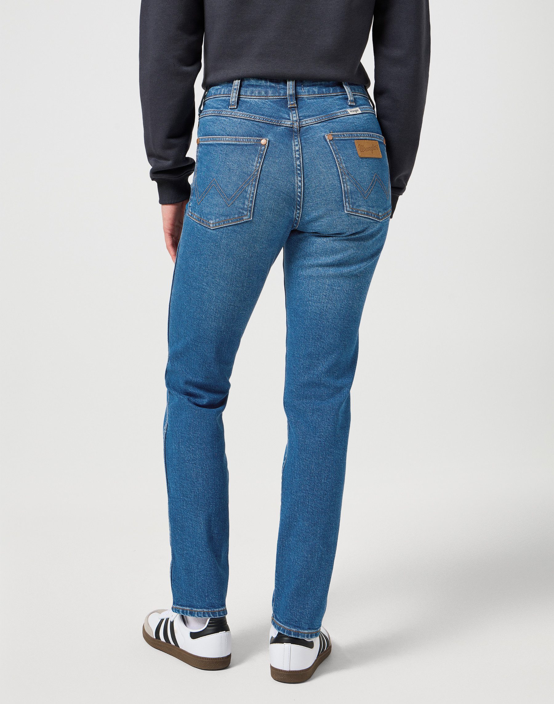 Wrangler 5-pocket jeans met contrastkleurige naden