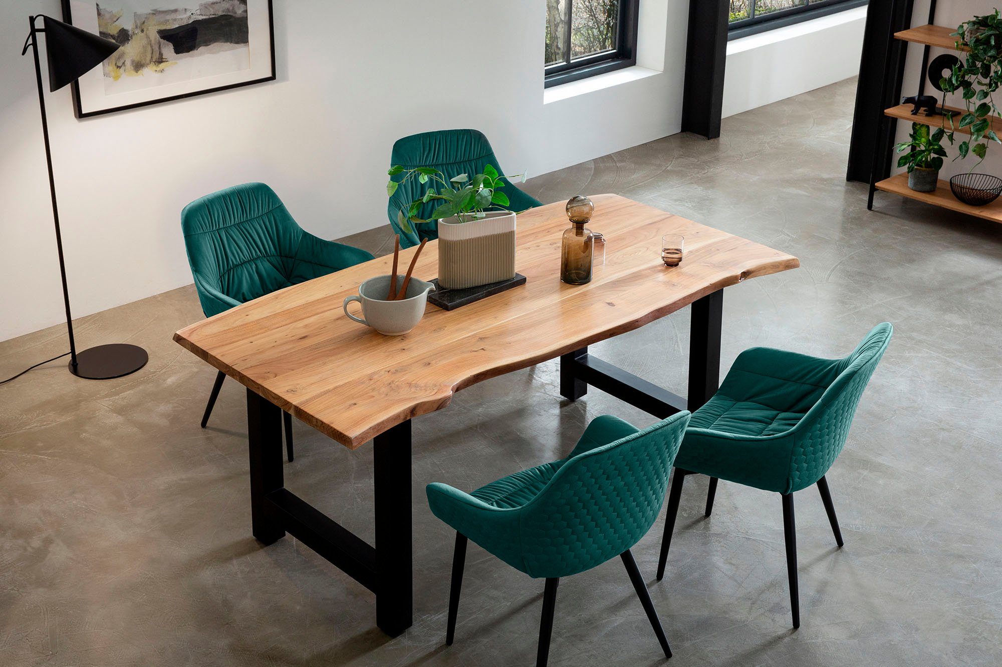 SalesFever Stoel met armleuningen Stijlvolle eetkamerstoel voor comfort Eetkamerstoel, honingraatstepping aan de buitenkant, dwarsstepping aan de binnenkant, metalen poten