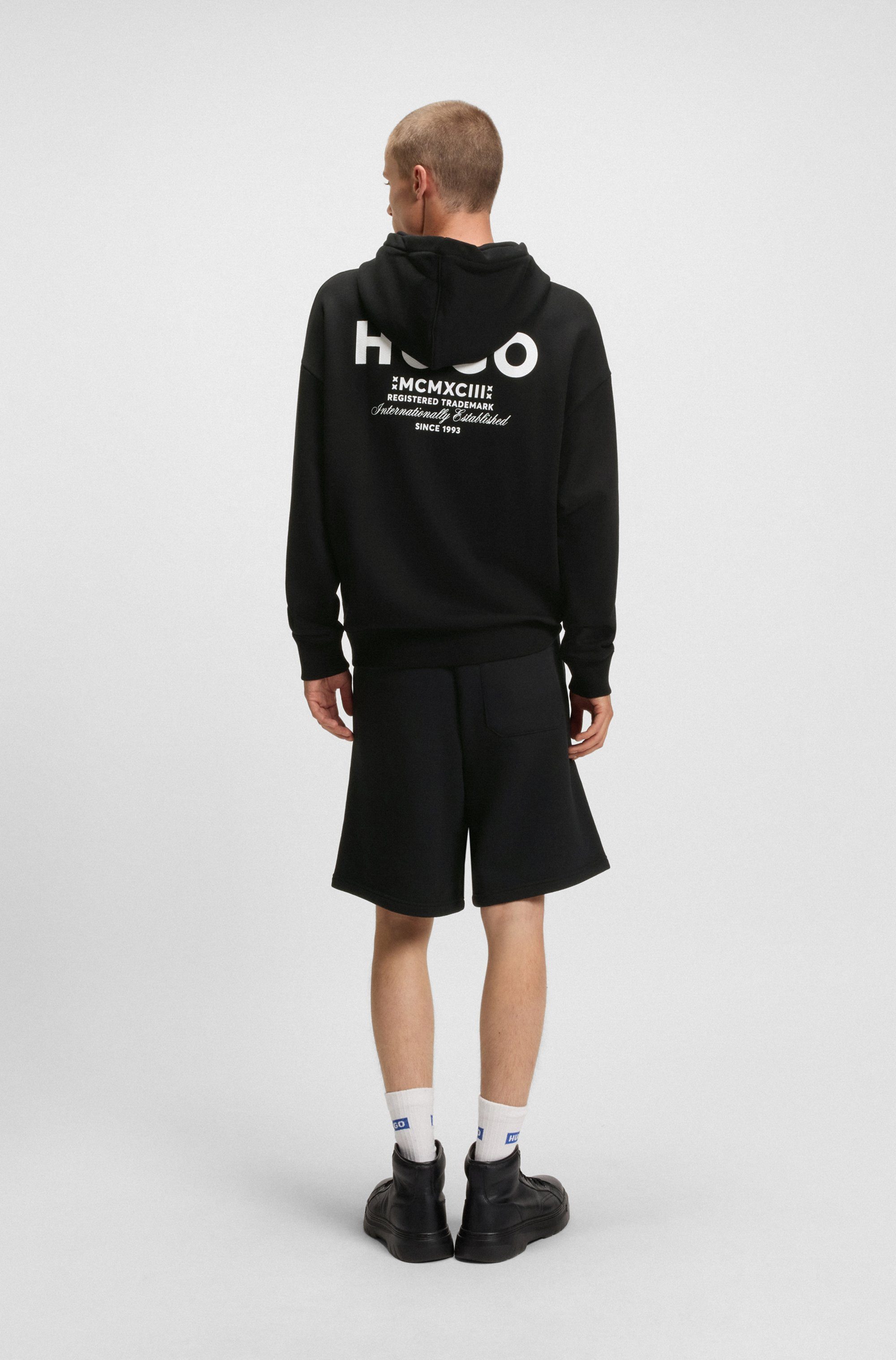HUGO Blue Sweatshort Nomario met grote print