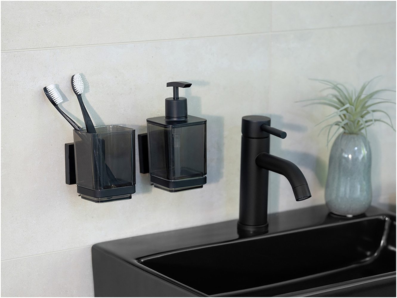 WENKO Poetsbeker Vacuum-Loc® model Quadro met wandbevestiging zonder boren, roestvrij staal en kunststof