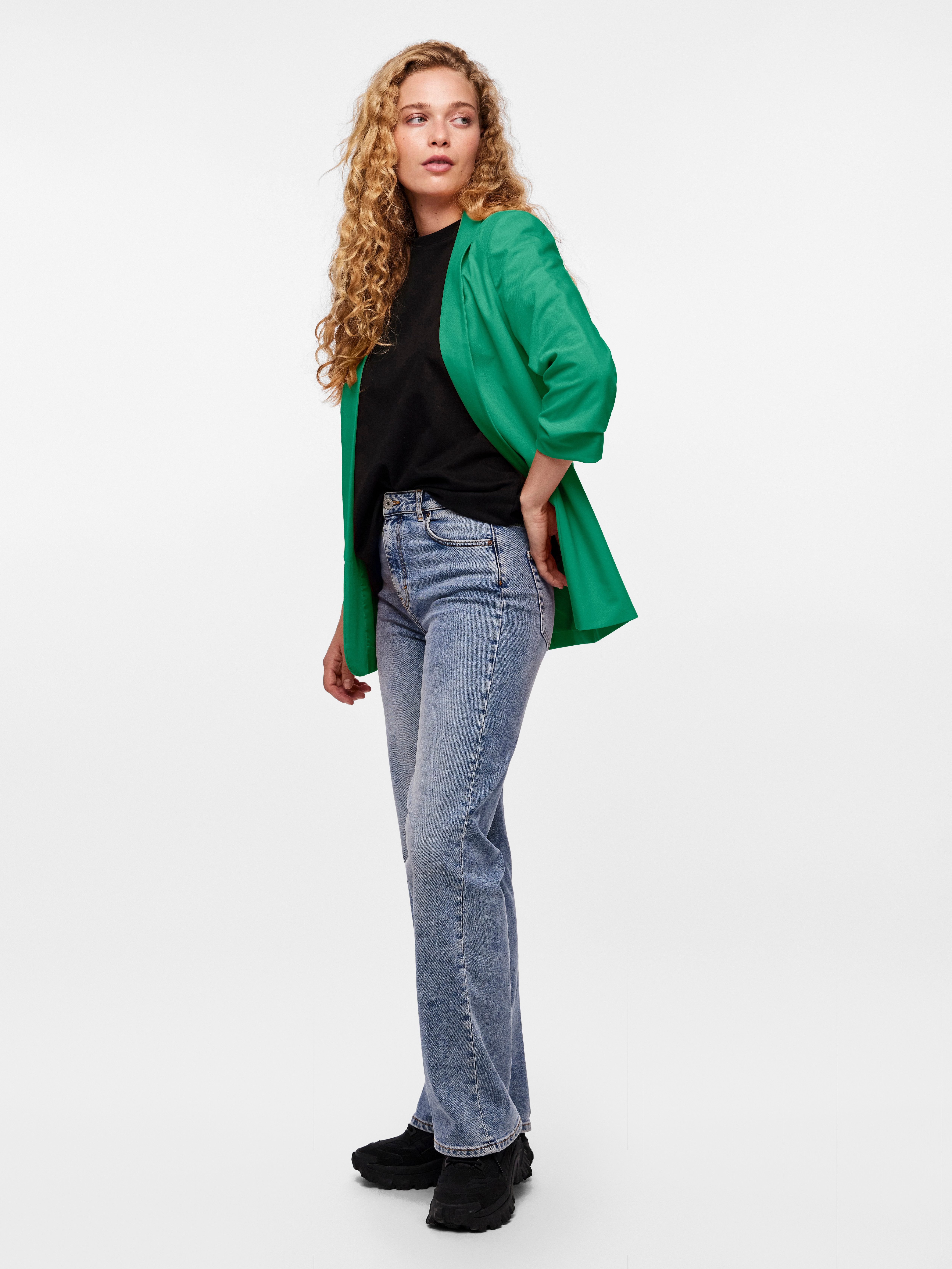 pieces Blouseblazer PCBOSELLA 3/4 BLAZER NOOS met plooidetail op de mouw