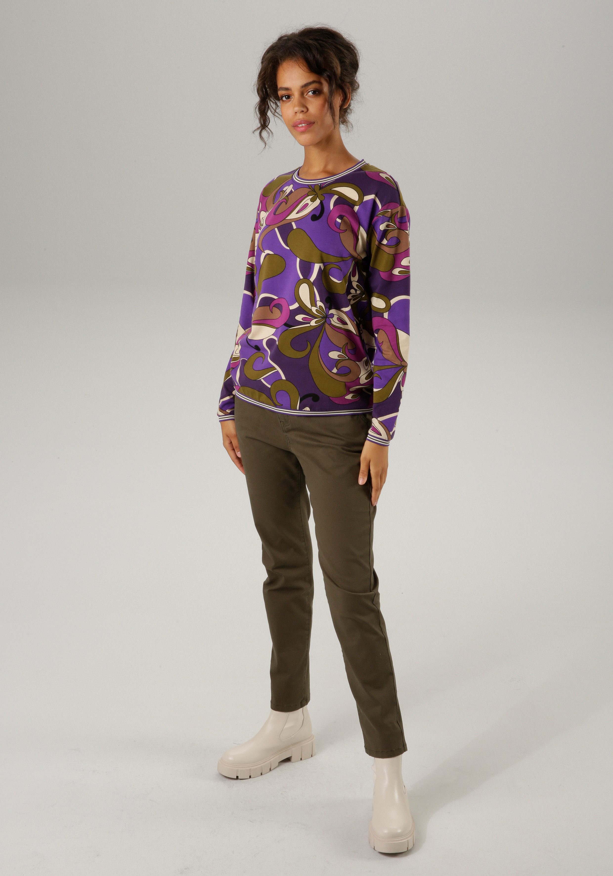 Aniston CASUAL Sweatshirt met extravagante, grafische druk