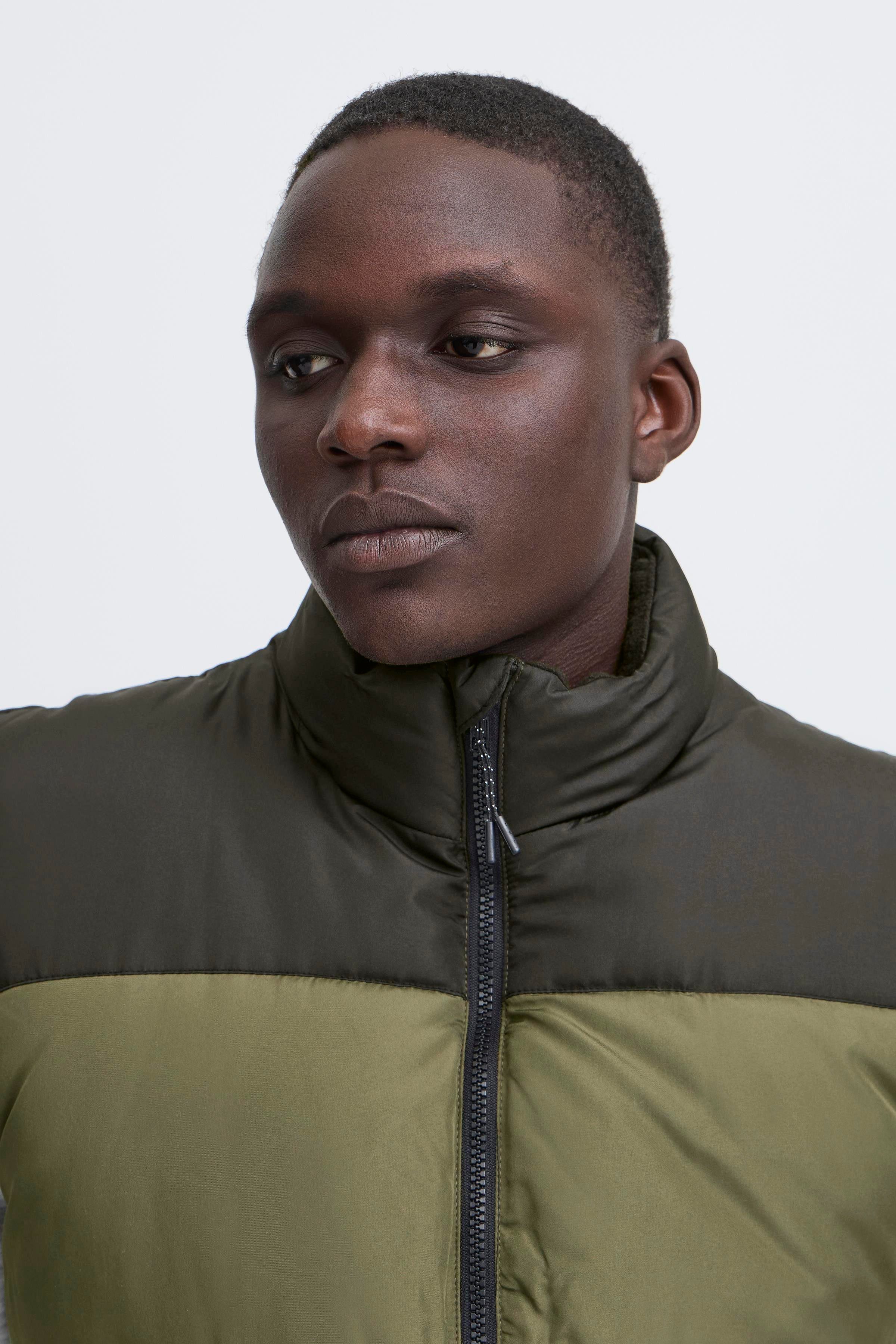 Blend Outdoorjack BHELWIN colorblock vest
