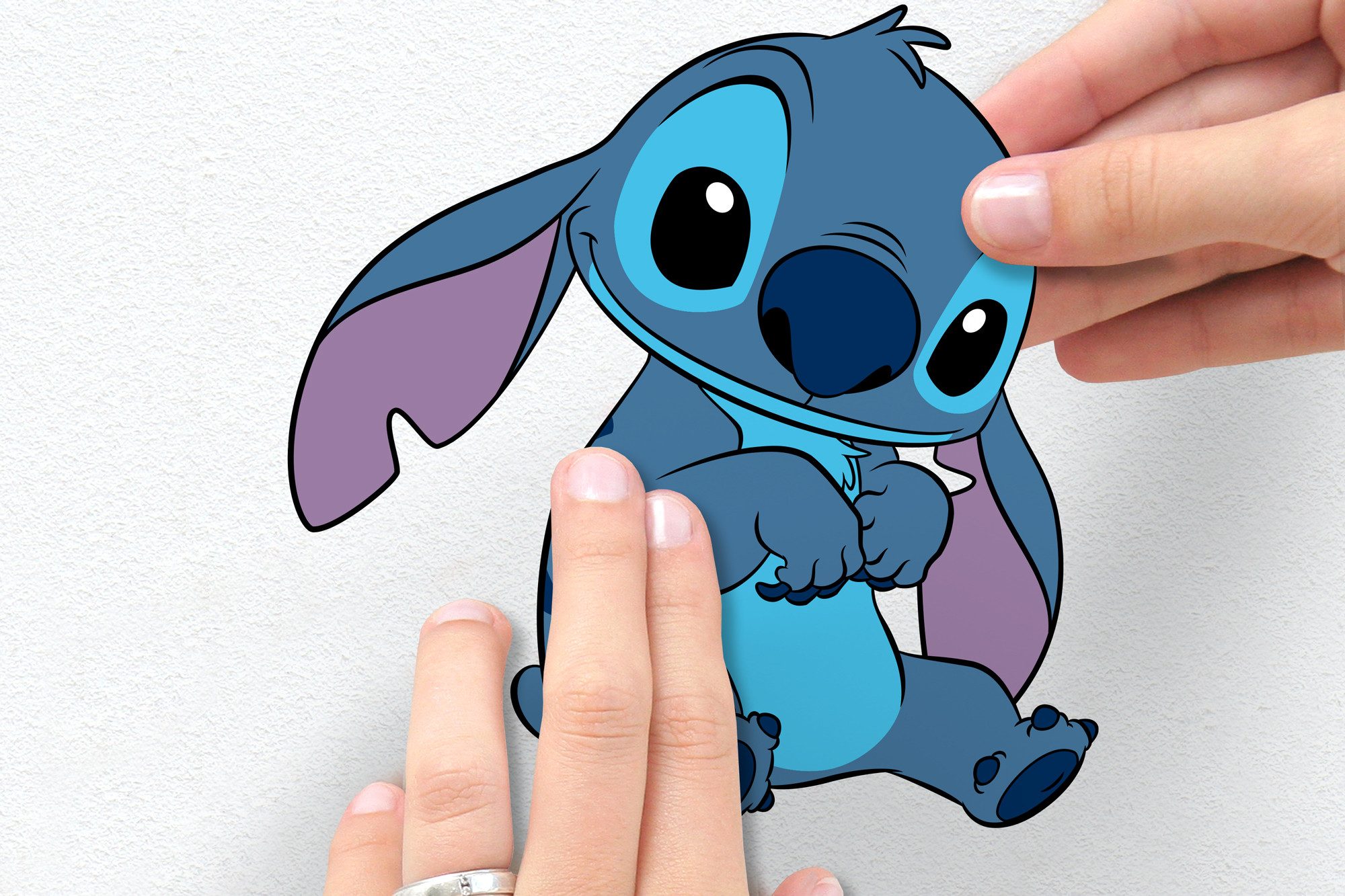 Komar Wandfolie Stitch and Angel Happy - afm. 50 x 70 cm (12-delig)
