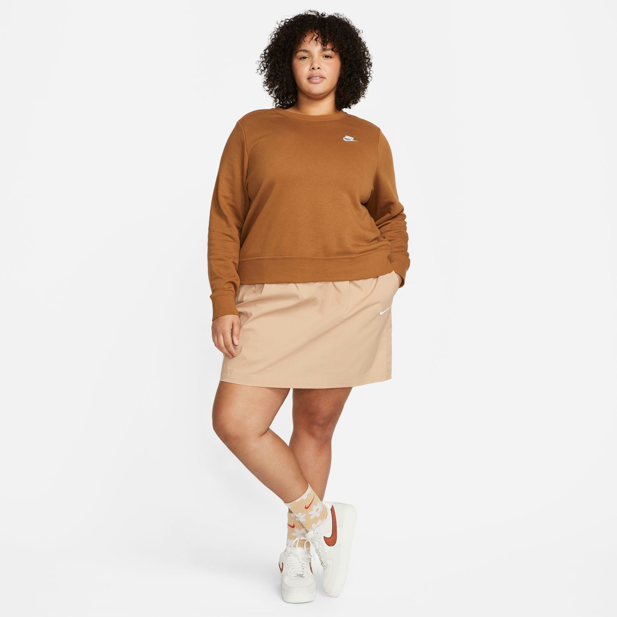 Nike Sportswear Sweatshirt CLUB FLEECE WOMEN'S CREW-NECK SWEATSHIRT (PLUS SIZE)