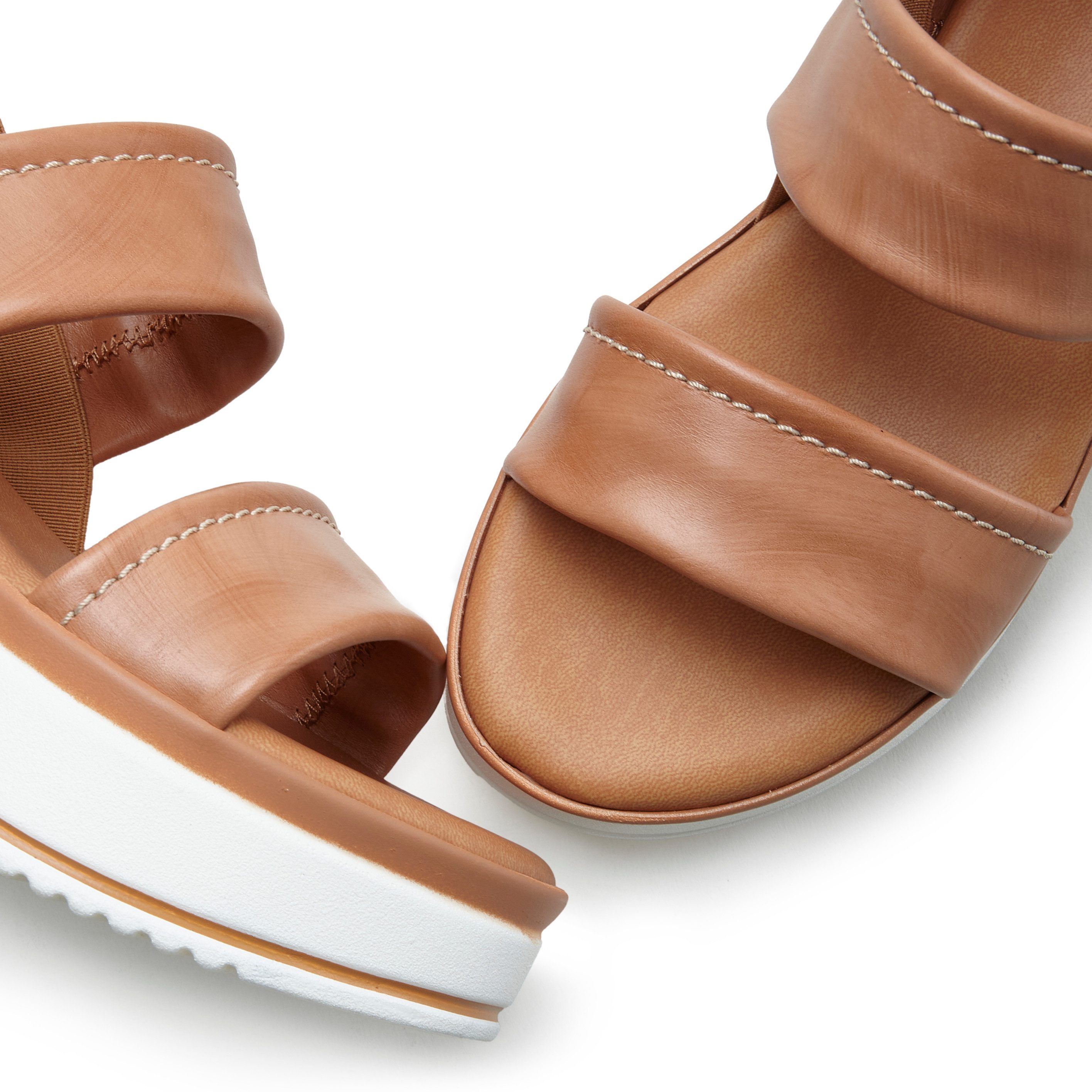 Lascana Plateausandaaltjes Zomerschuh, sandalen, bandjesandalen, open schoen, Sandalette van leer met modieus comfortabele plateausole