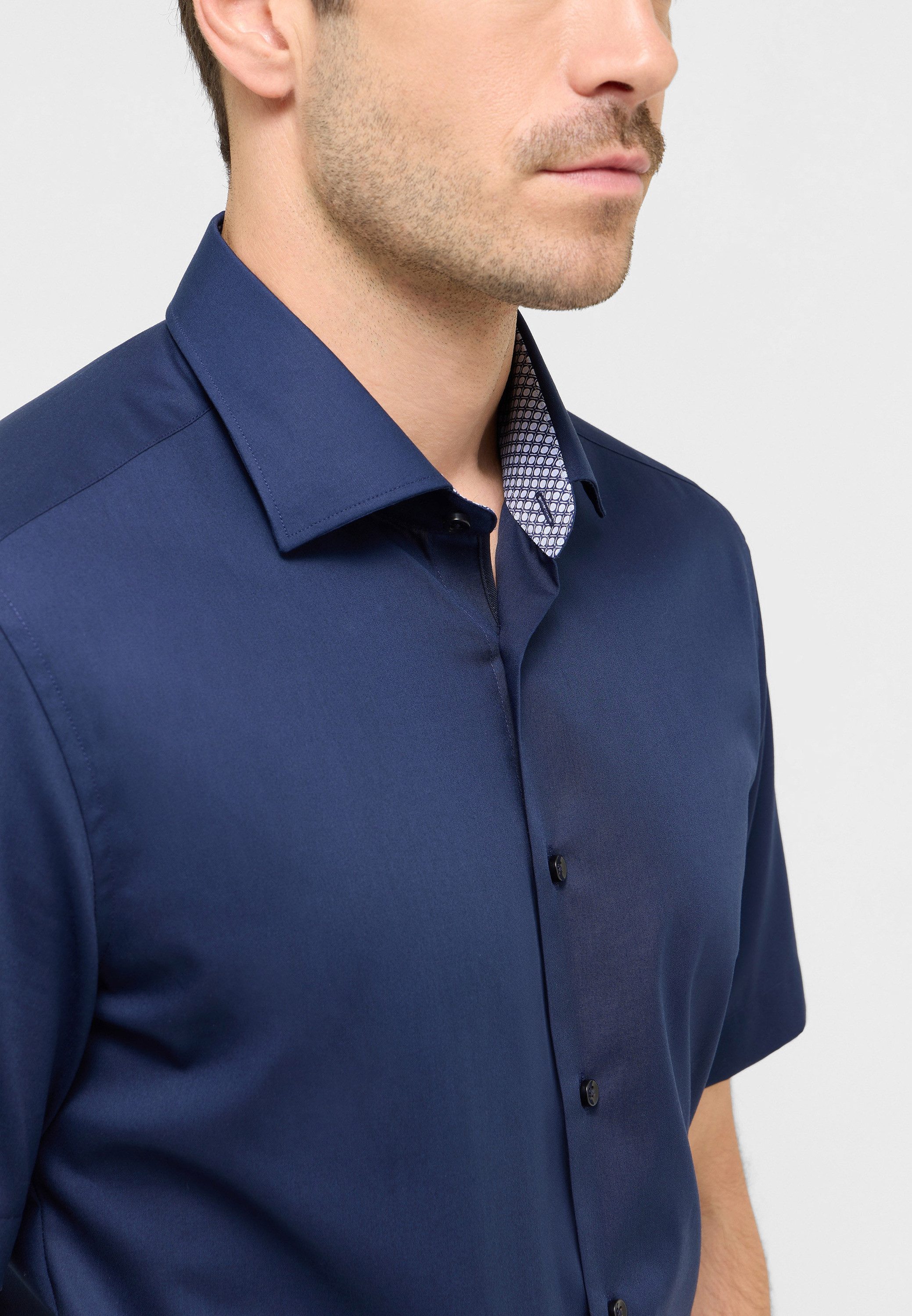 Eterna Overhemd met korte mouwen Slim fit NON IRON (strijkvrij)
