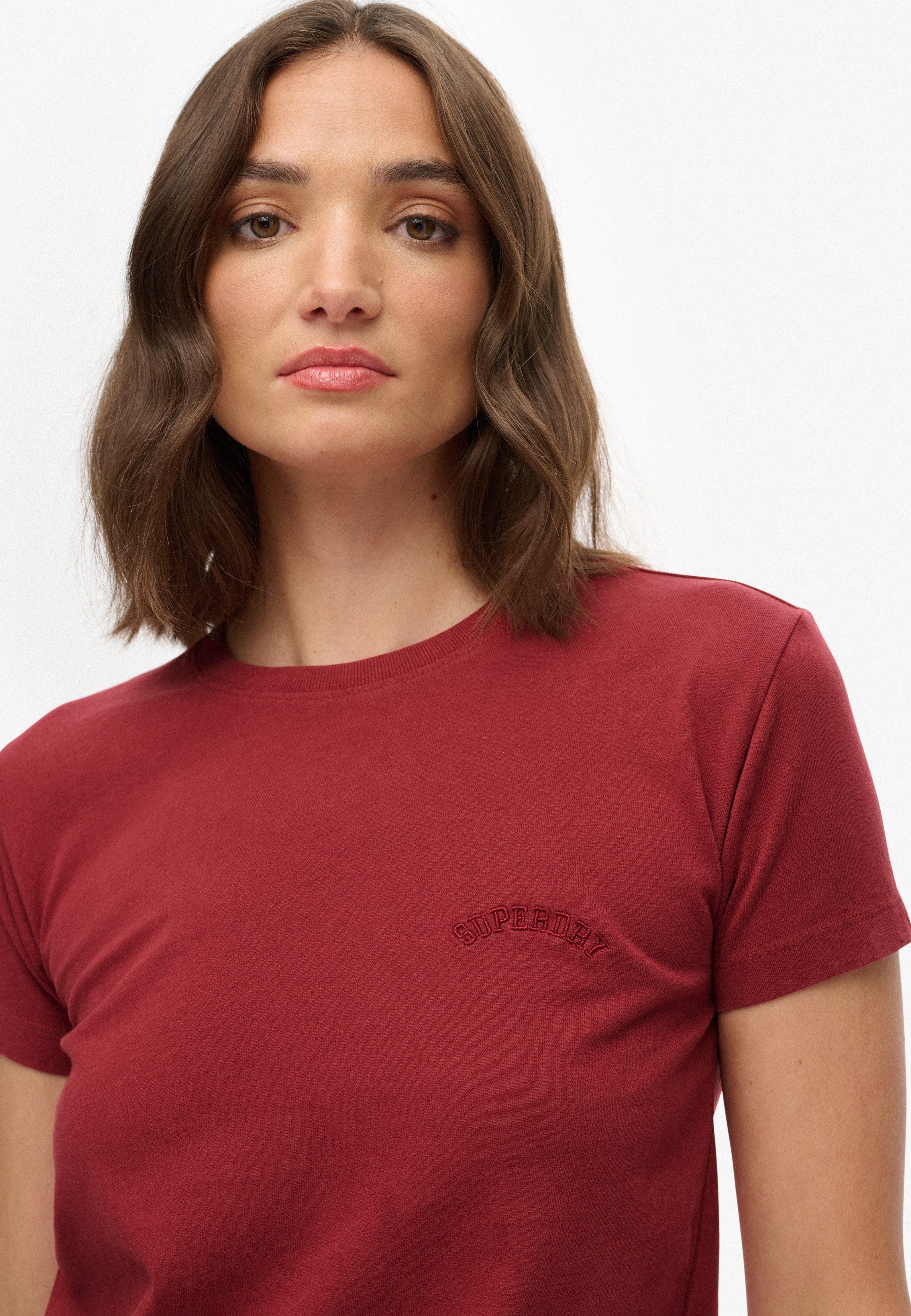 Superdry Shirt met korte mouwen SU-ESSENTIAL LOGO 90'S T SHIRT aangenaam draagcomfort door bijzonder zachte haptiek