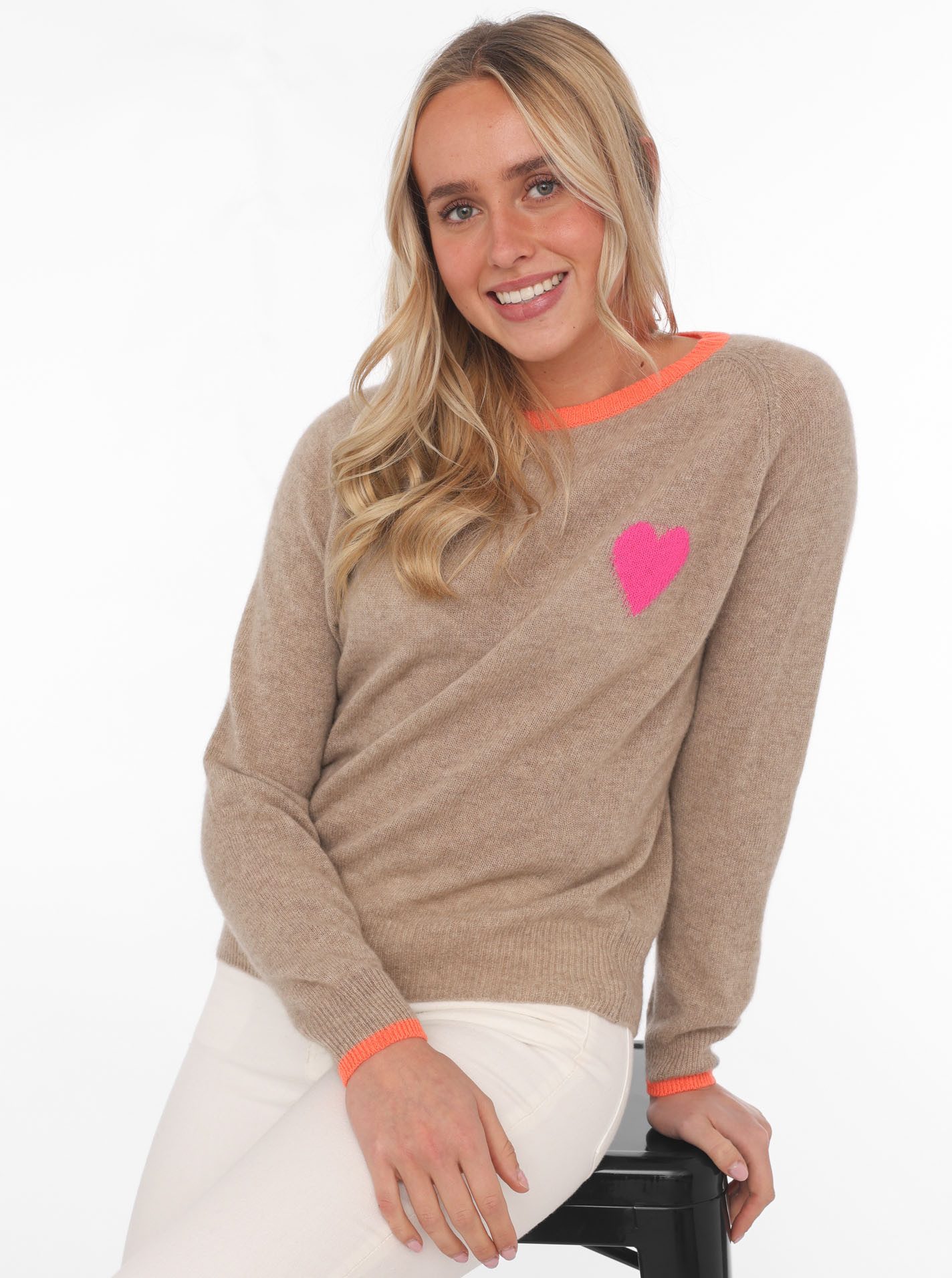 Zwillingsherz Kasjmiertrui Big round neck Hart met ronde hals en neonkleurige details