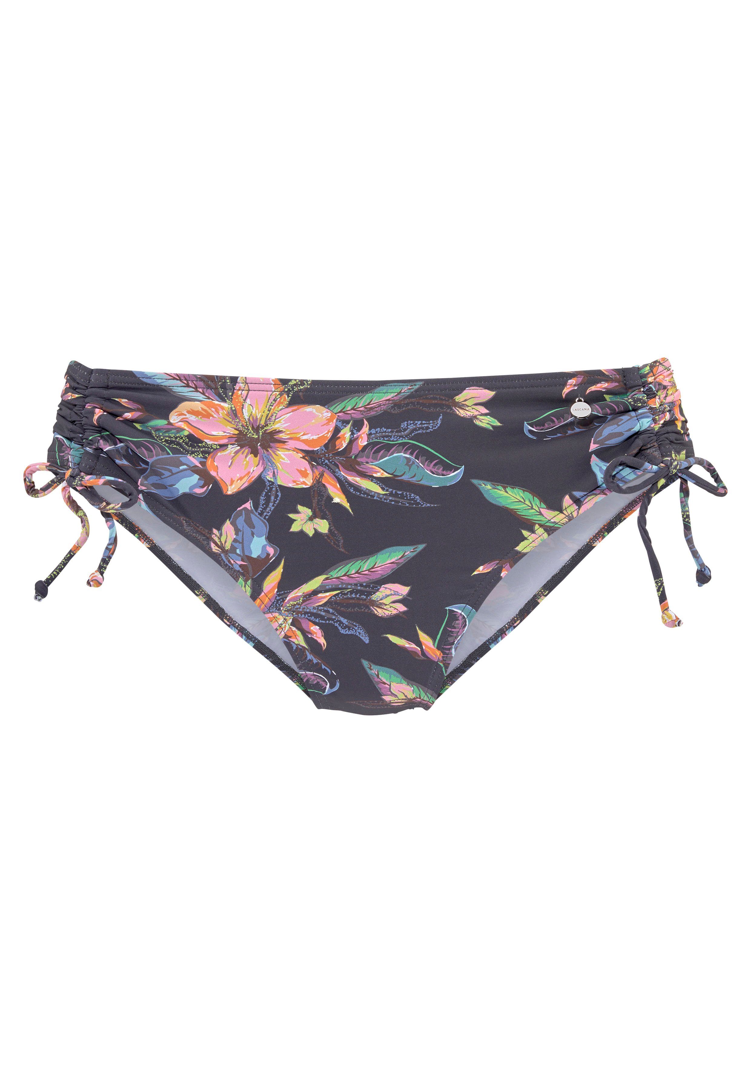 Lascana Bikinibroekje MALIA met zijrimpeling met tropische print