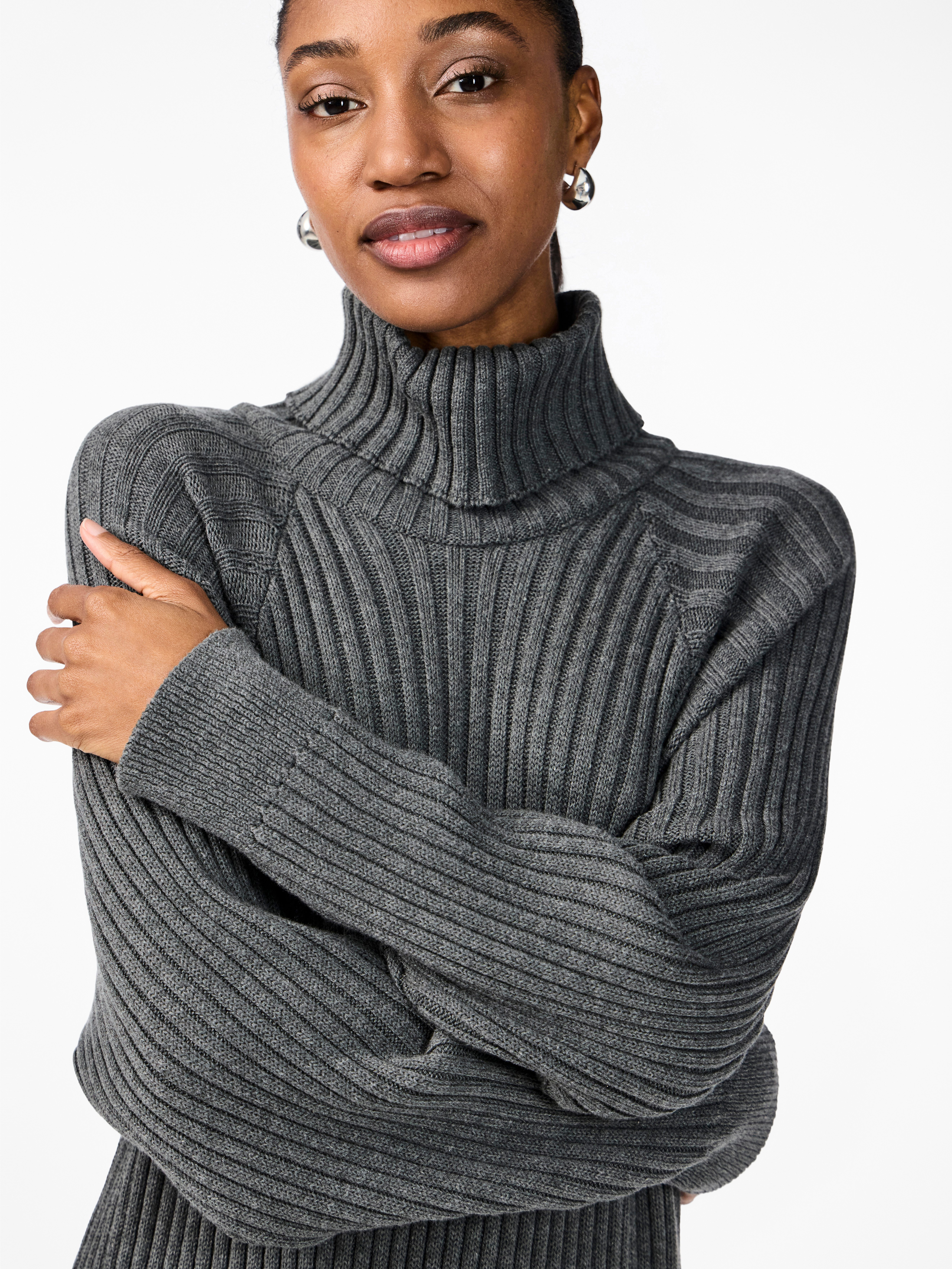 Y.A.S Gebreide jurk YASMAVI KNIT MIDI ROLLNECK DRESS