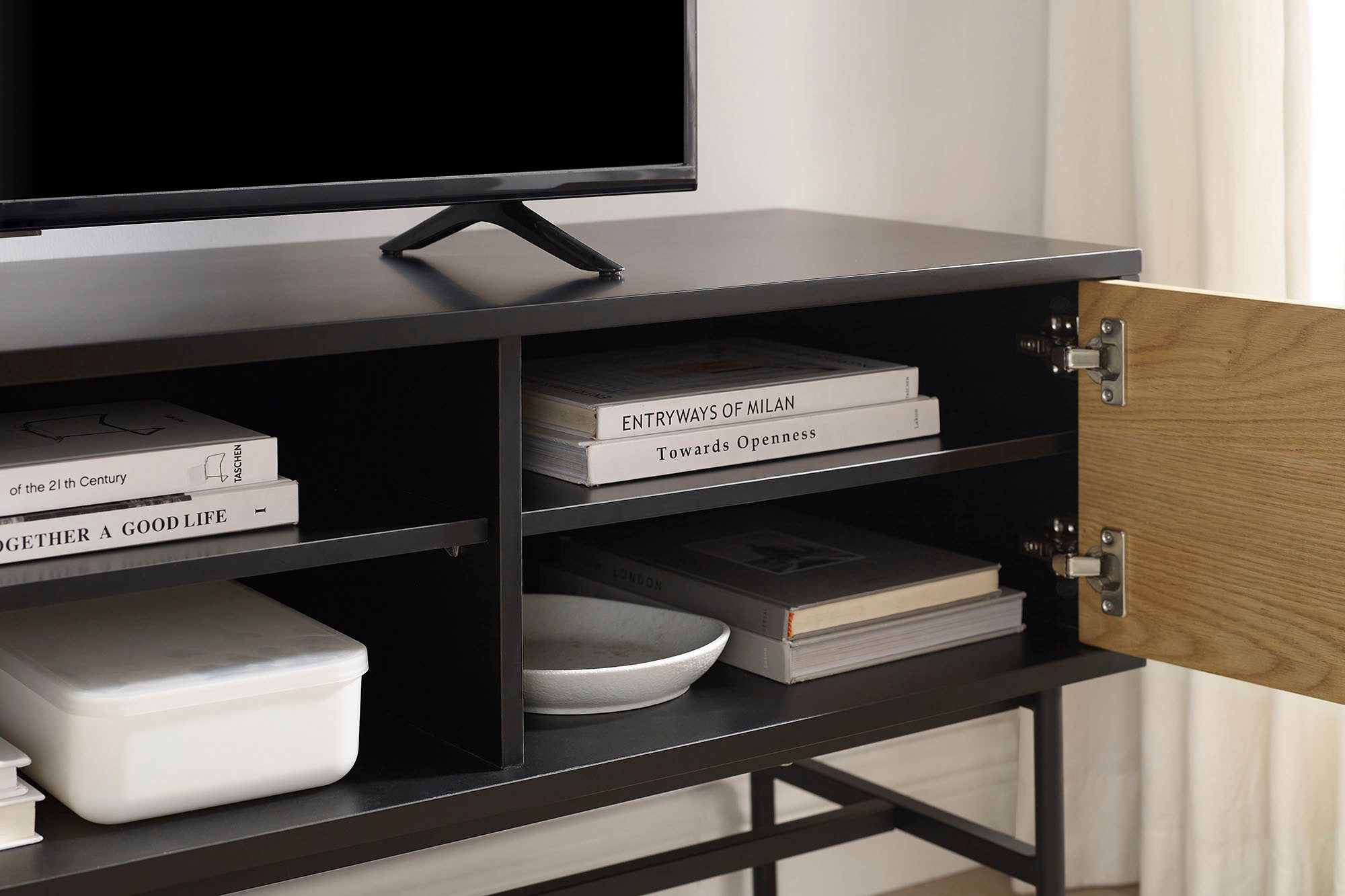 SalesFever Tv-meubel Commode met 2 kabeldoorvoeren