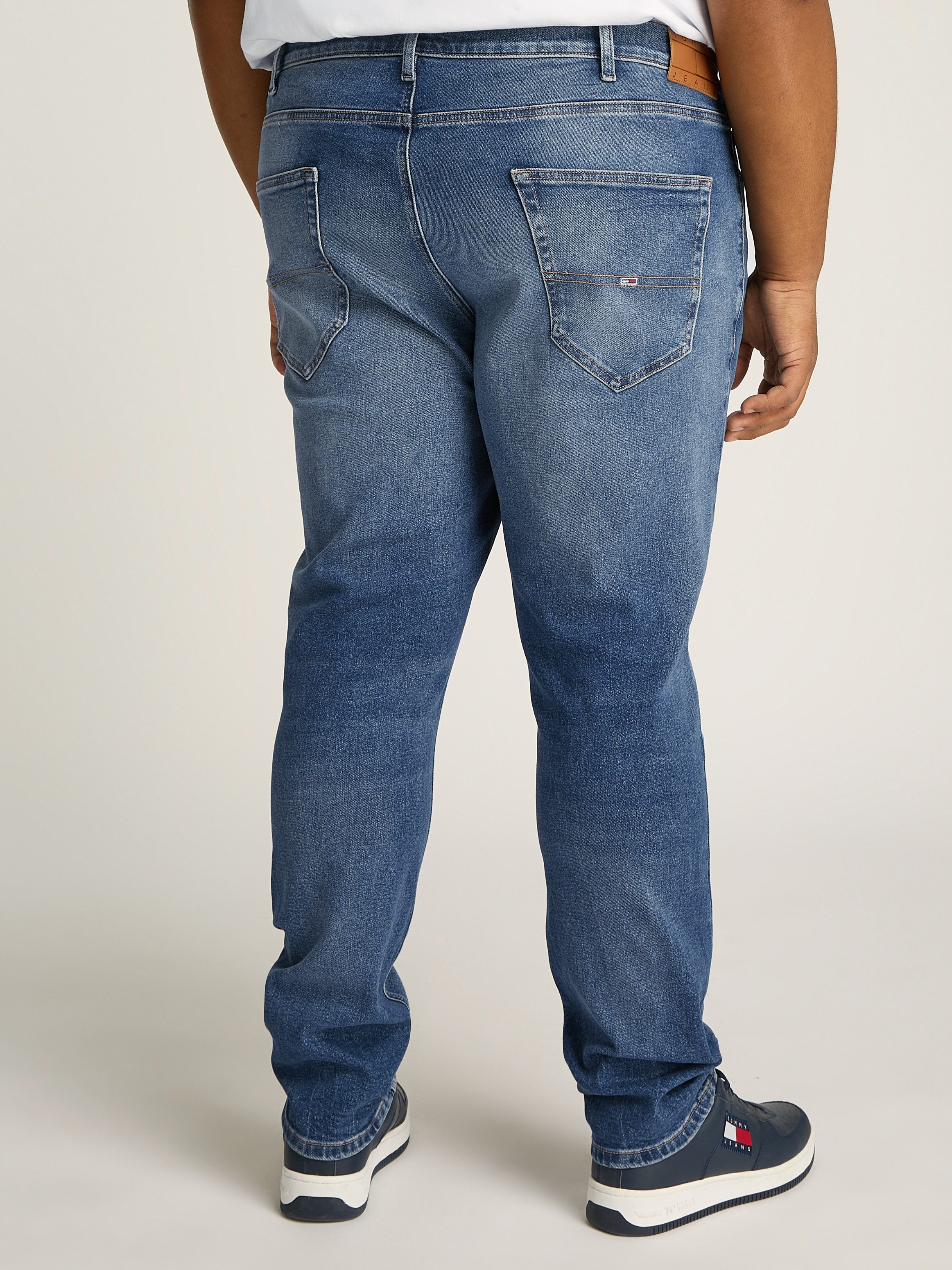 Tommy Jeans Plus Slim fit jeans in grote maten stoned wash look