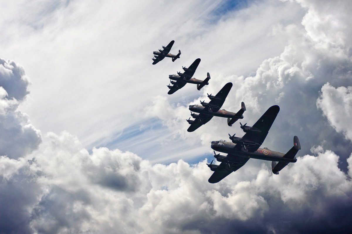 Papermoon Fotobehang Lancaster Bomber