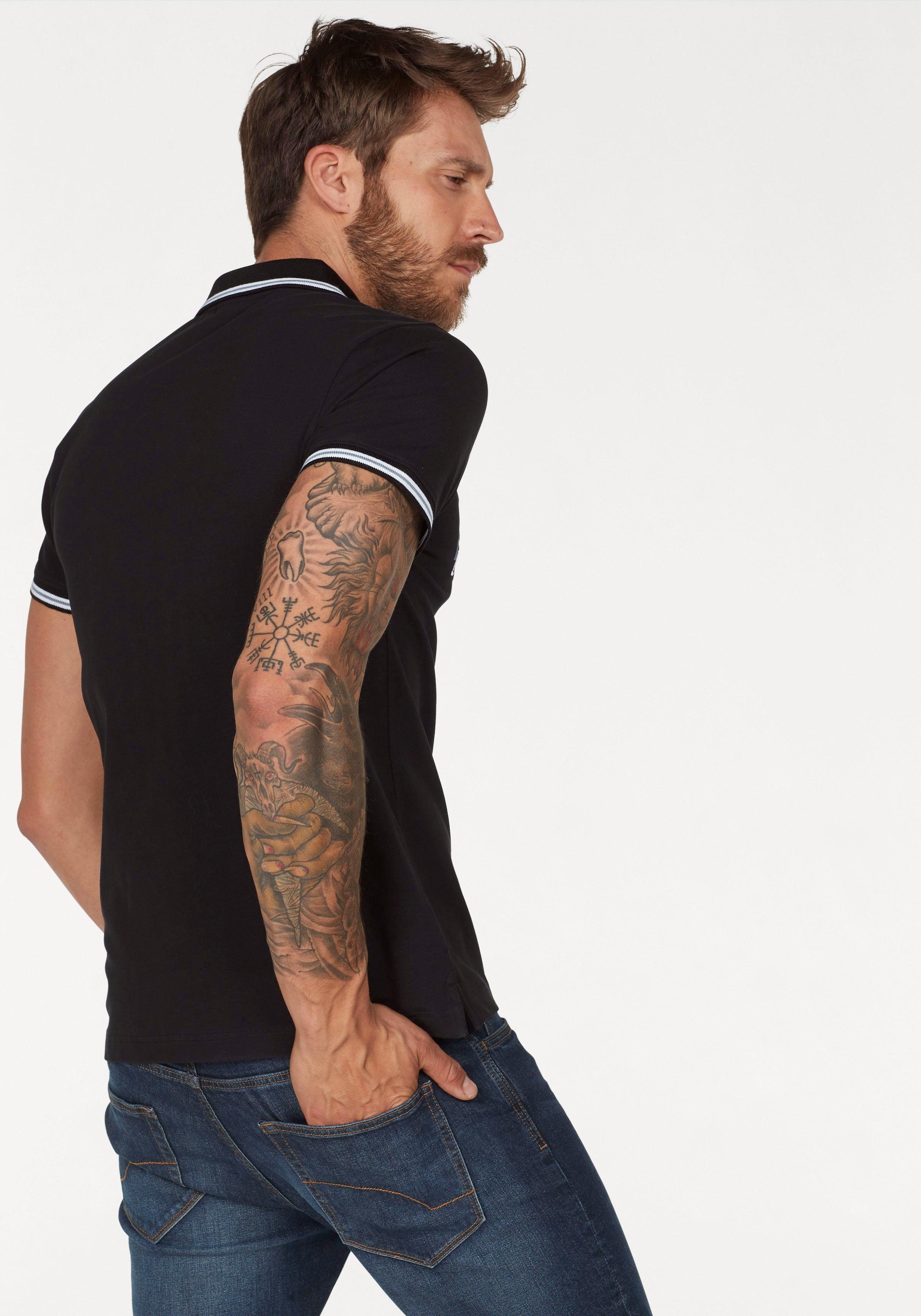Bruno Banani Poloshirt Korte mouwen, lichaamsnauwkeurige pasvorm, polokraag, van katoenmix