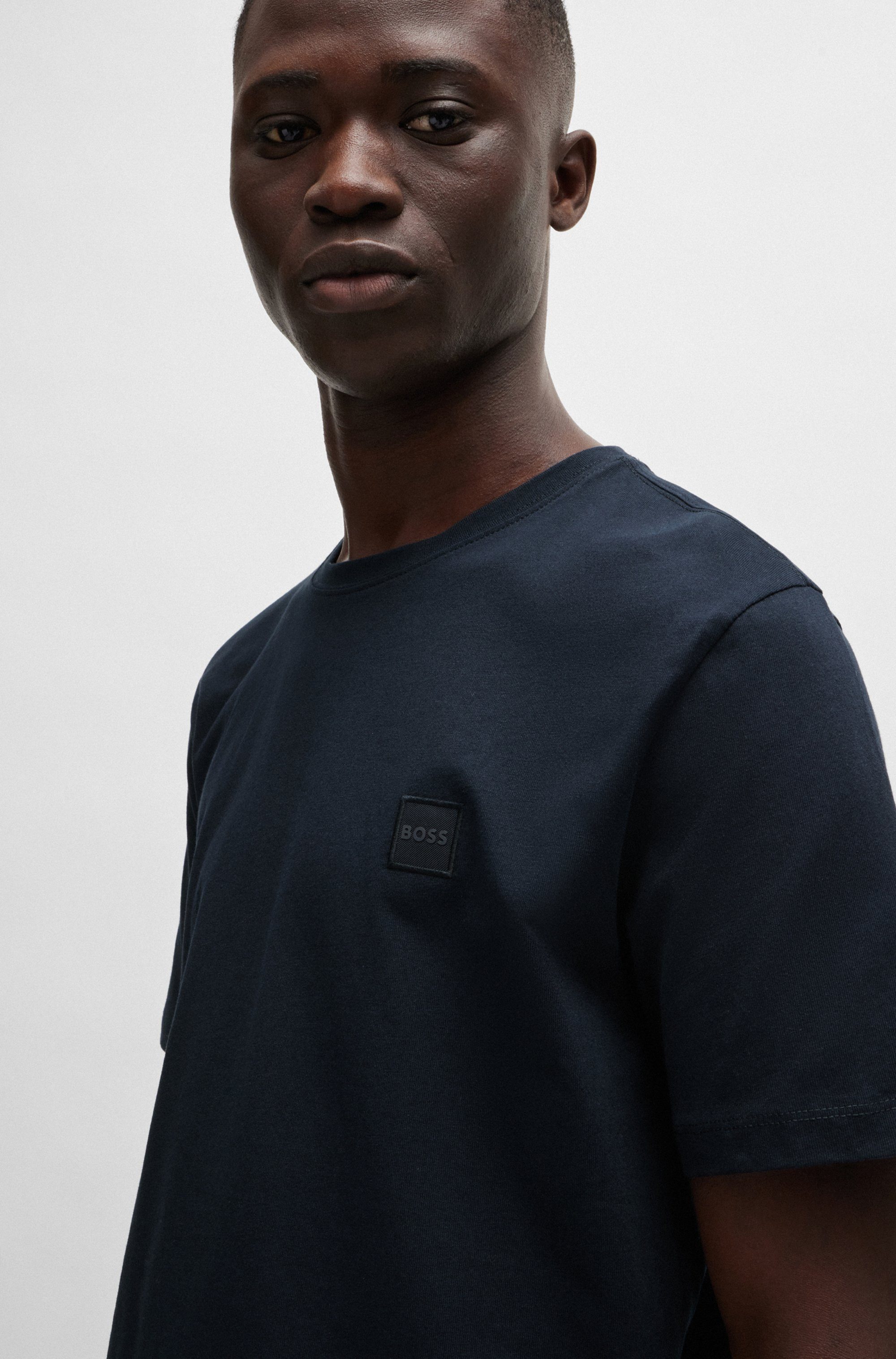 Boss Orange T-shirt Tales met boss-borduursel op de borst