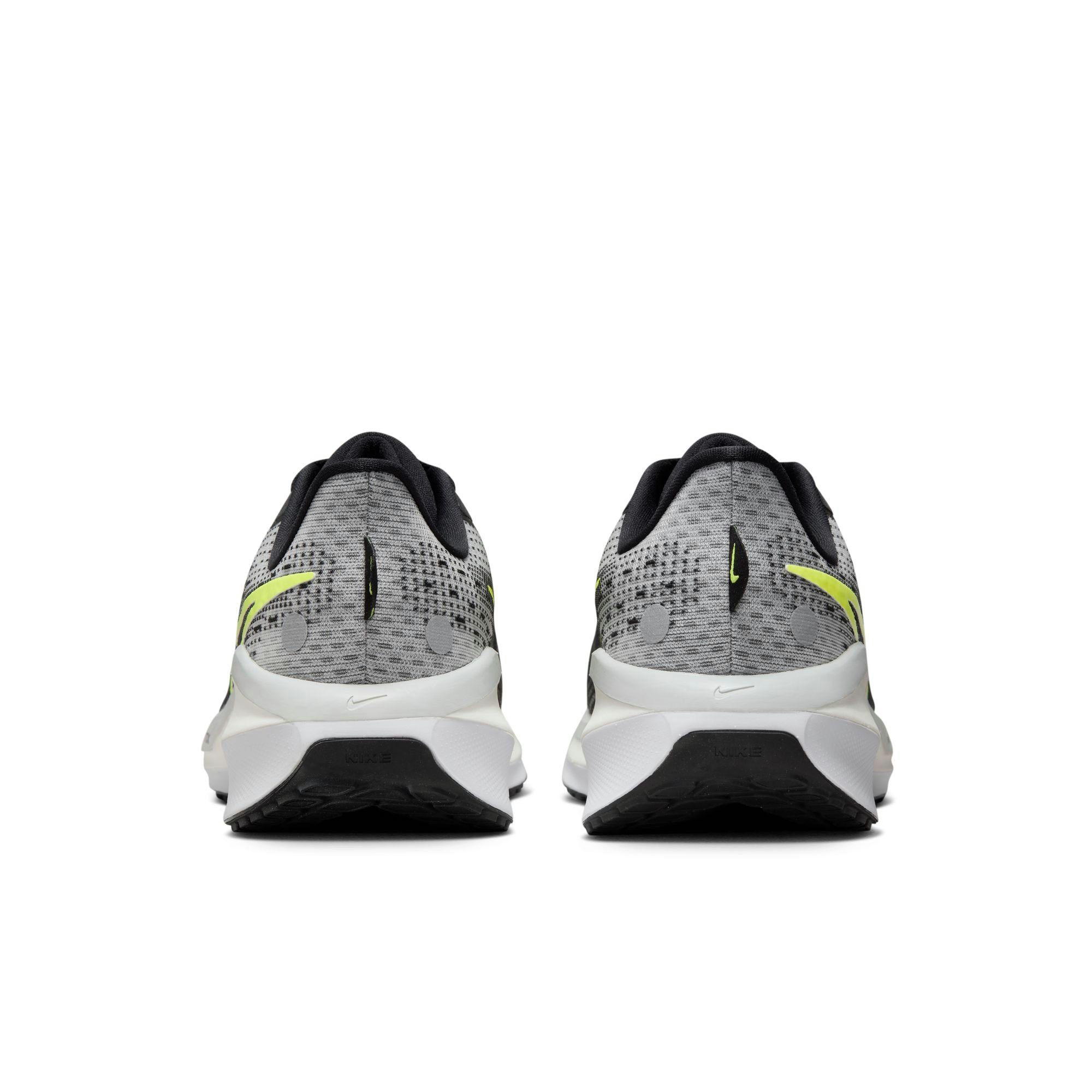 Nike Runningschoenen Vomero 17