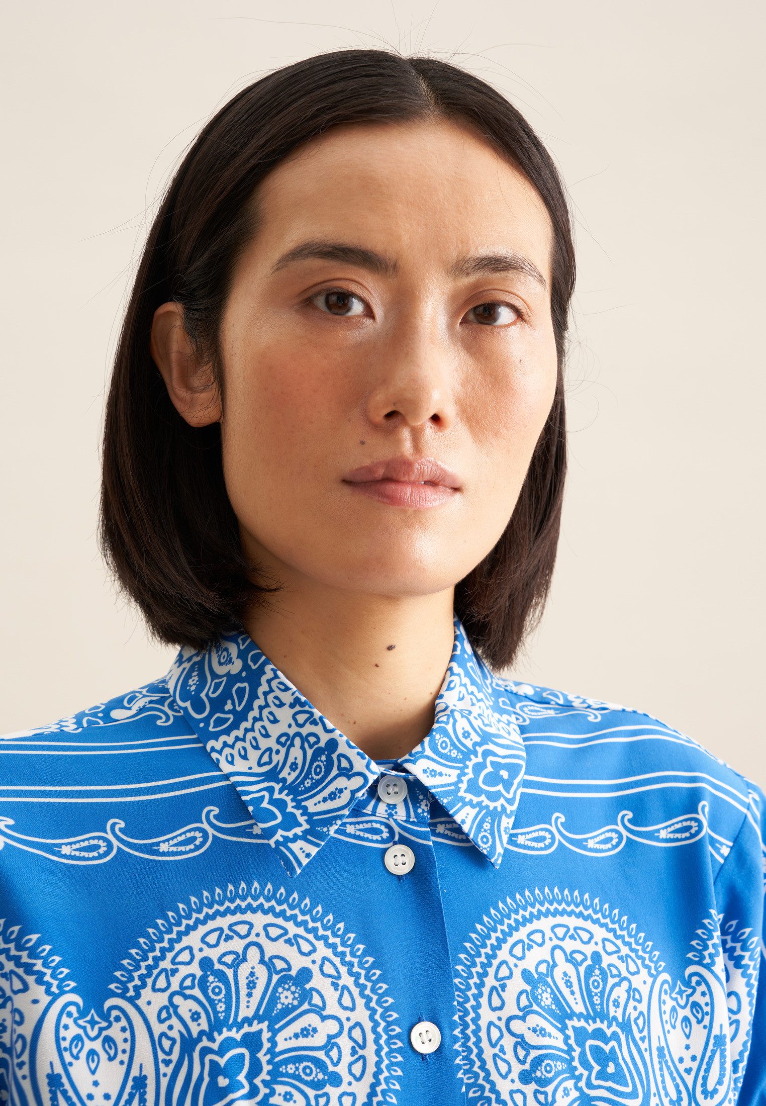 seidensticker Overhemdblouse Zwarte roos Langarm kraag sjaalprint