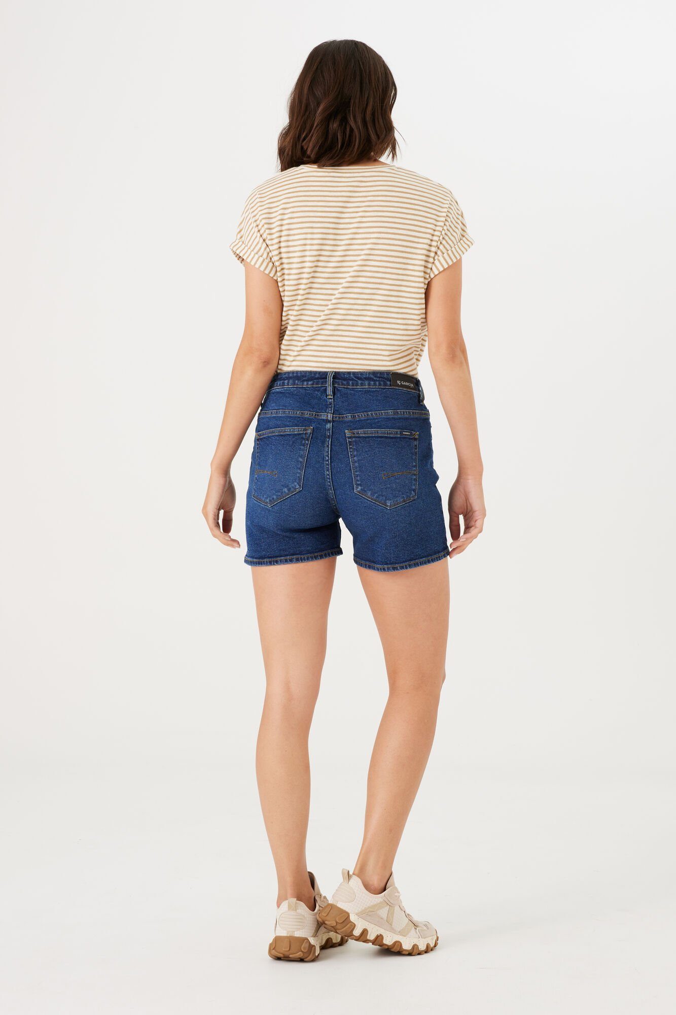 Garcia Bermuda Celia-slim fit In lichte used-look