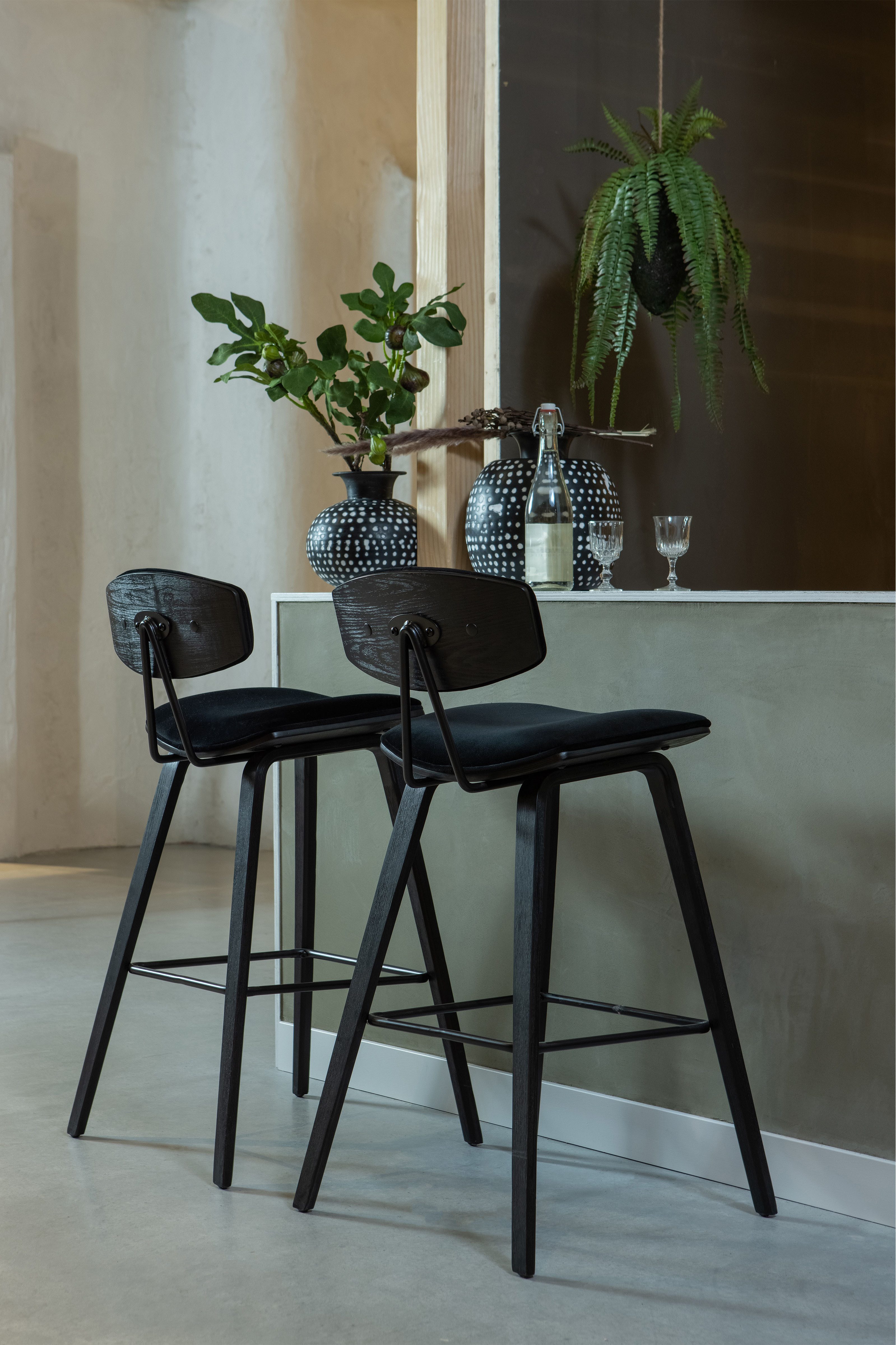 WOOOD Barkruk Senn Zitvlak van velours, H 94 cm x B 41 cm (2 stuks)