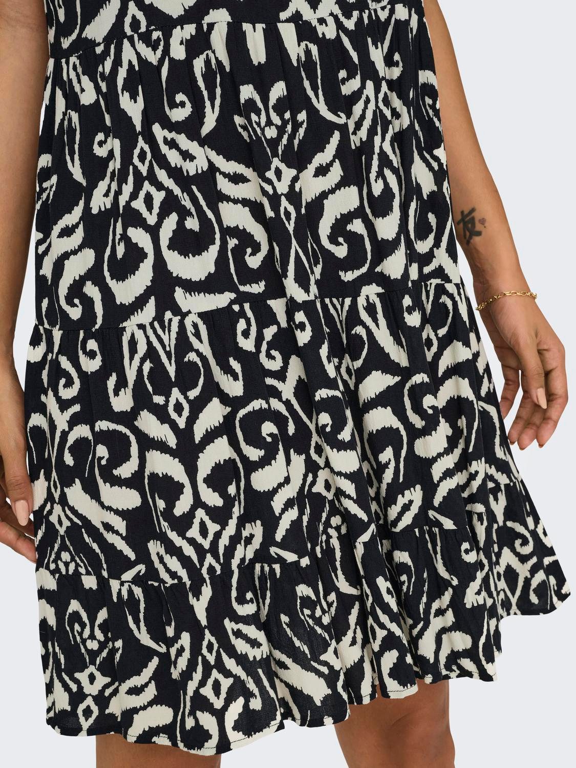 Only Jurk met spaghettibandjes ONLMAJ LIFE S/L AOP SHORT DRESS WVN NOOS