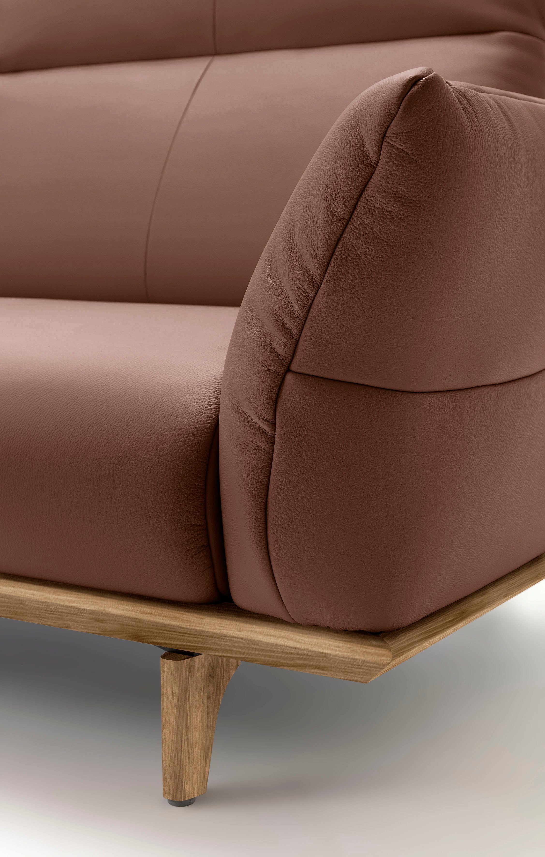 Creation BY ROLF BENZ 3,5-zitsbank CR.460 Onderstel en poten in walnotenhout, breedte 228 cm