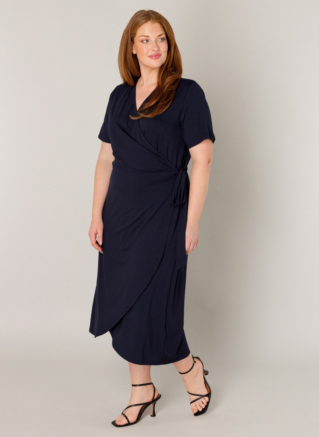 Base Level Curvy Wikkeljurk Abbie Soepelvallende viscose-mixkwaliteit