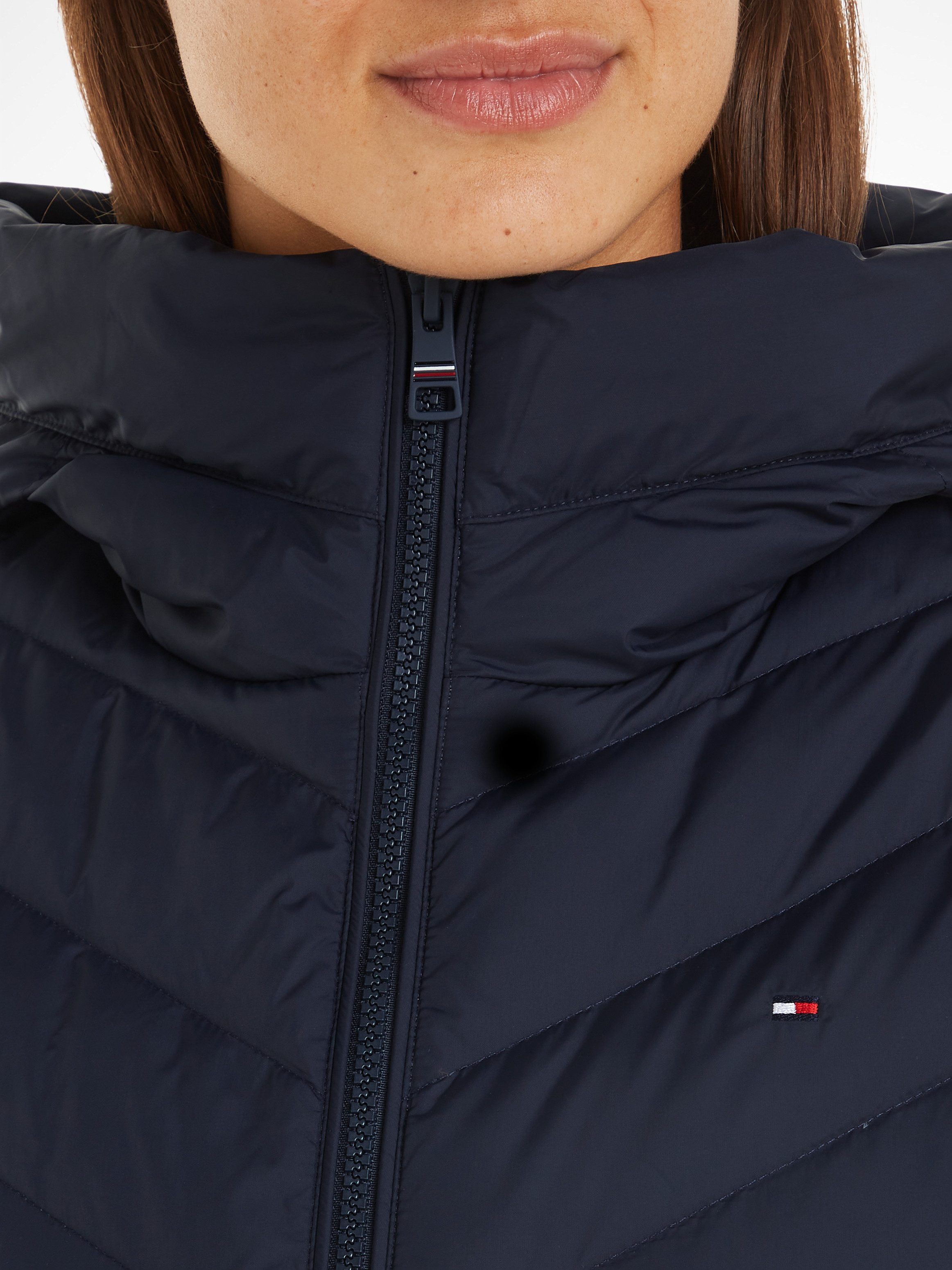 Tommy Hilfiger Gewatteerde jas CHEVRON MW PADDED JACKET met gemiddelde vulling en tommy hilfiger merklabel