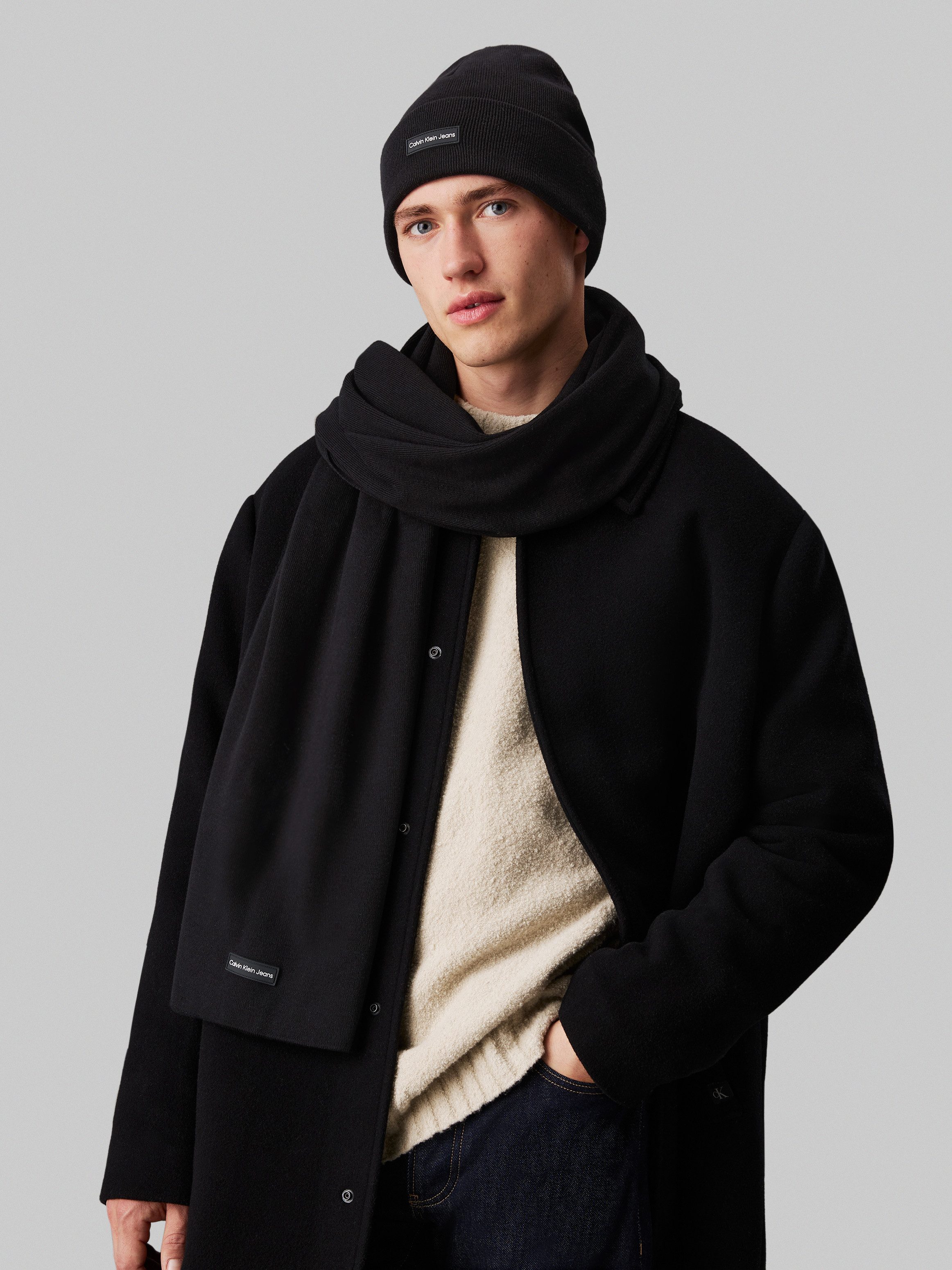 Calvin Klein Gebreide muts GIFT BEANIE & SCARF INST PATCH