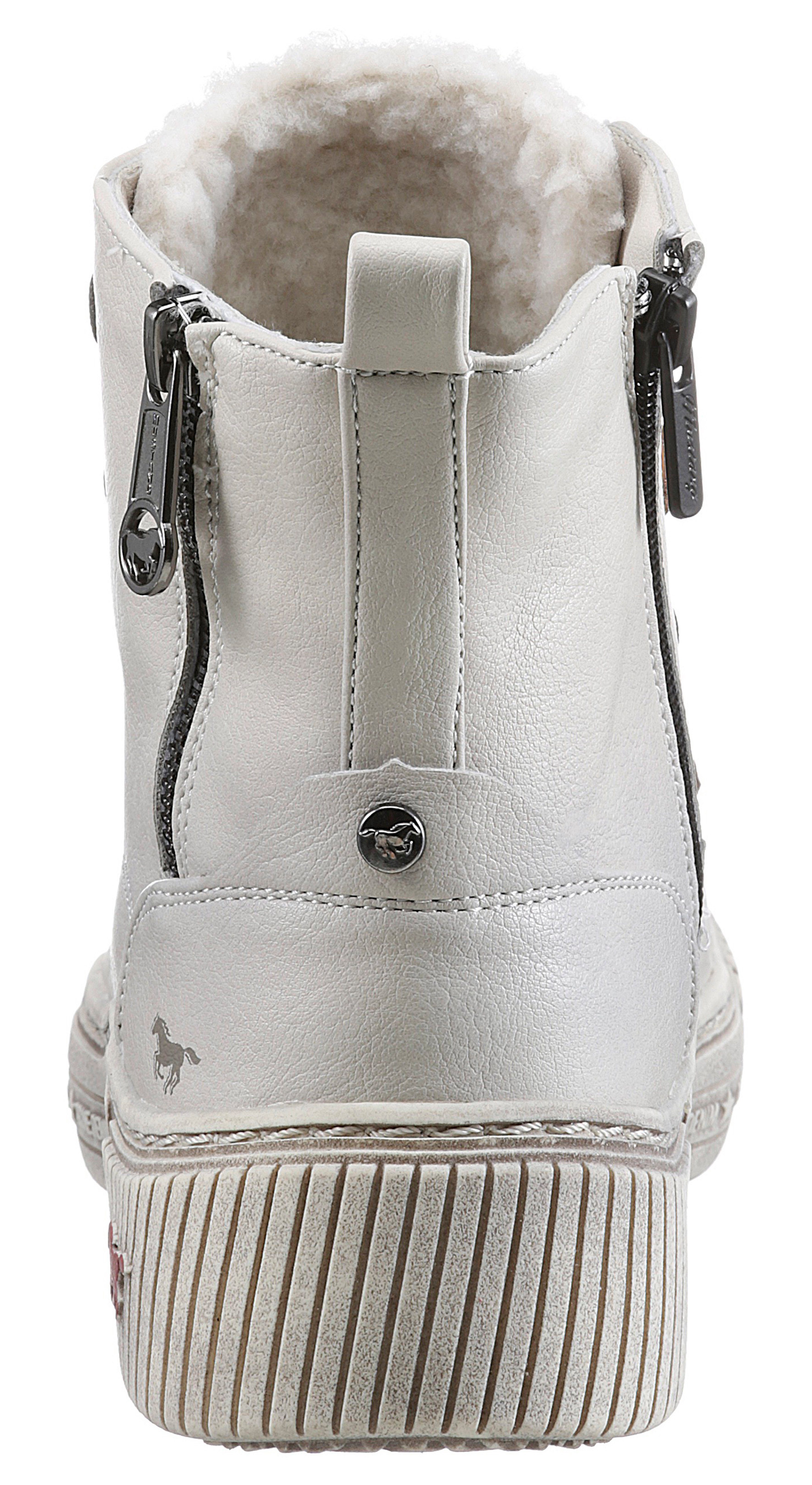 Mustang Shoes Winterlaarzen met nagels en kleurrijke afwerkingen