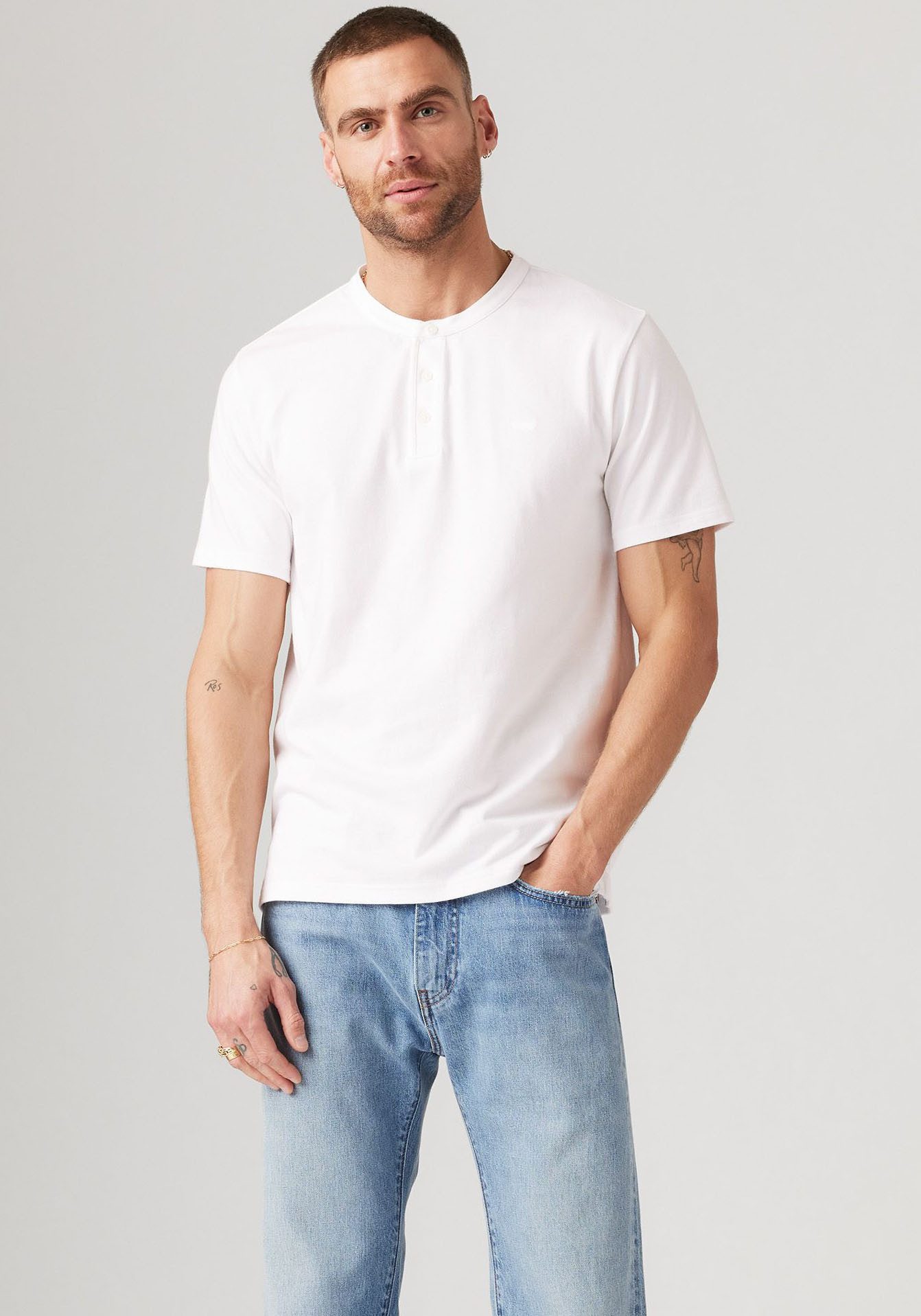 Levi's® Henleyshirt met geborduurd logo