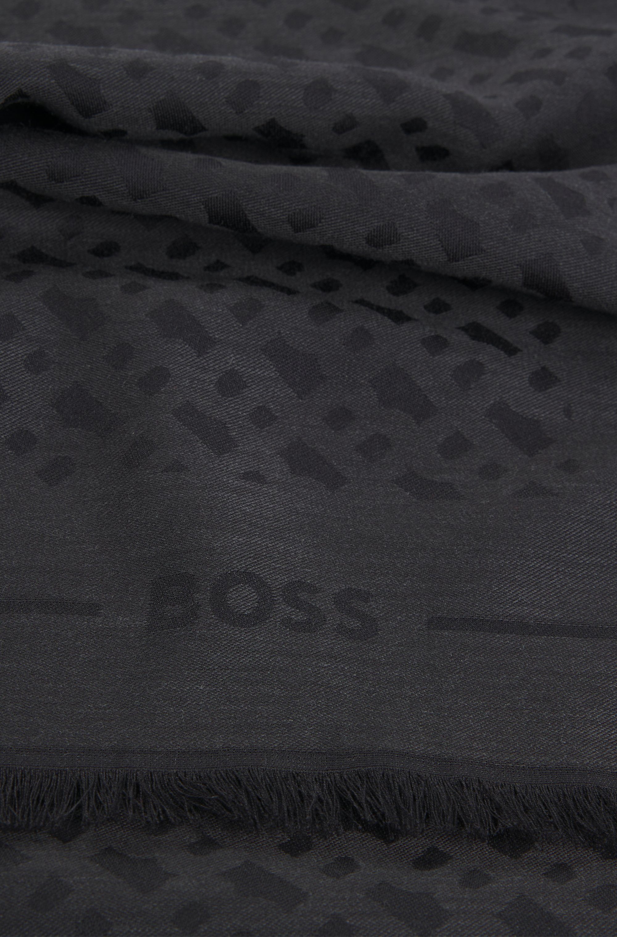 Boss Sjaal Ledonia 120*120 met jacquardmotief
