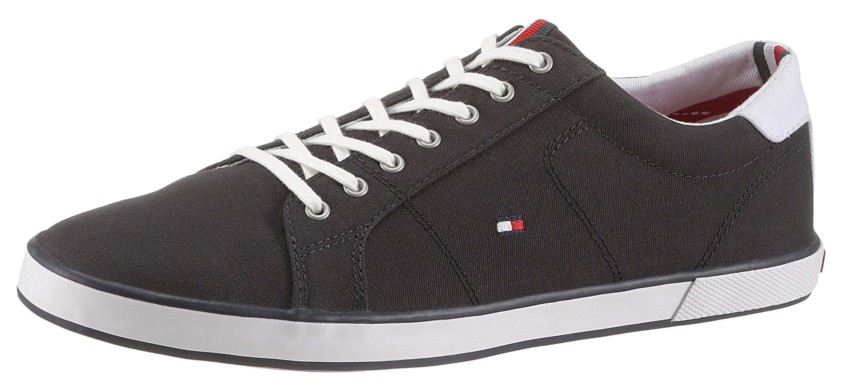 Tommy Hilfiger Sneakers H2285ARLOW 1D met zijlogo-vlag, vrijetijdsschoen, lage schoen, veterschoen