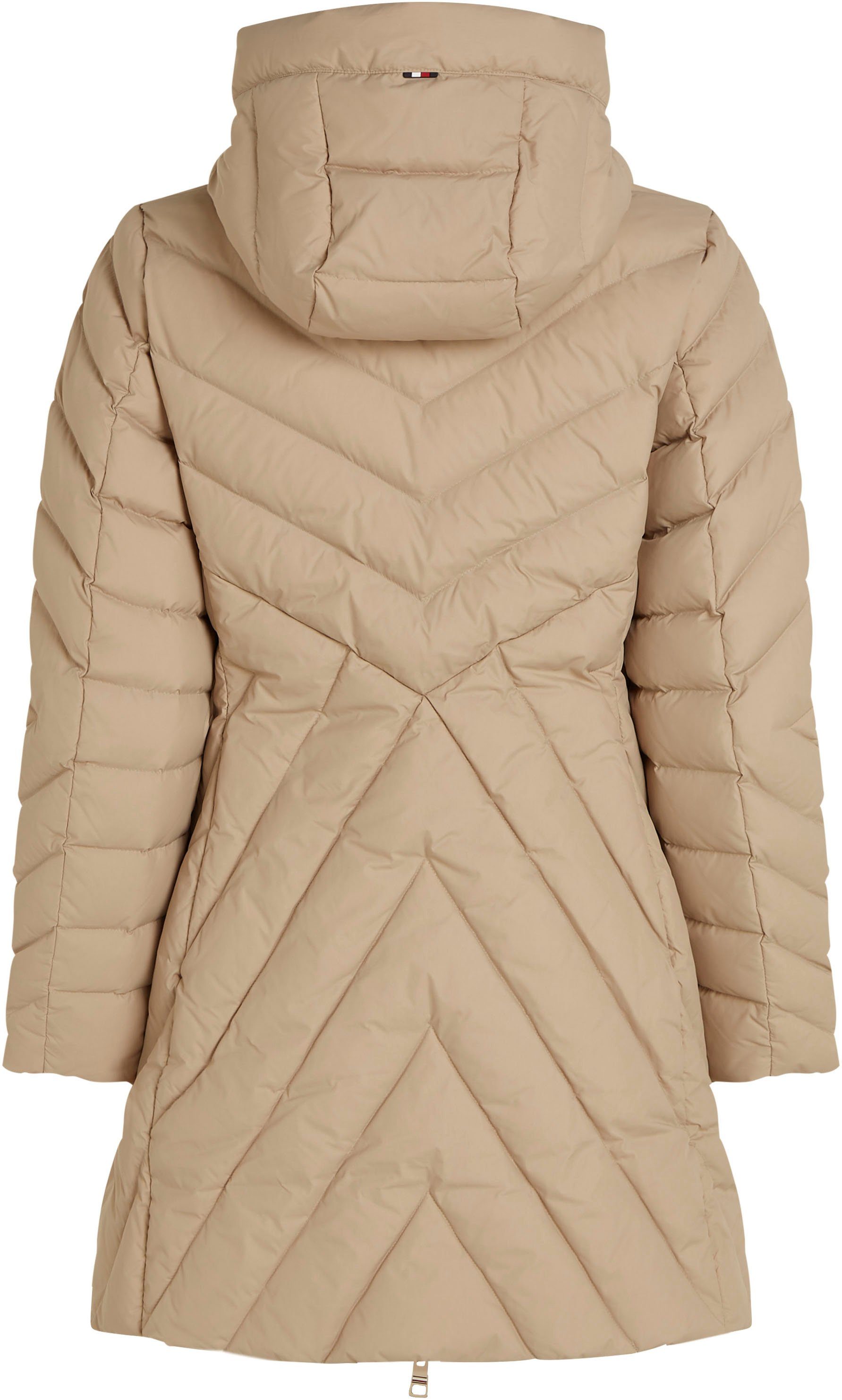 Tommy Hilfiger Gewatteerde jas CHEVRON MW PADDED COAT met gemiddelde vulling en merklabel